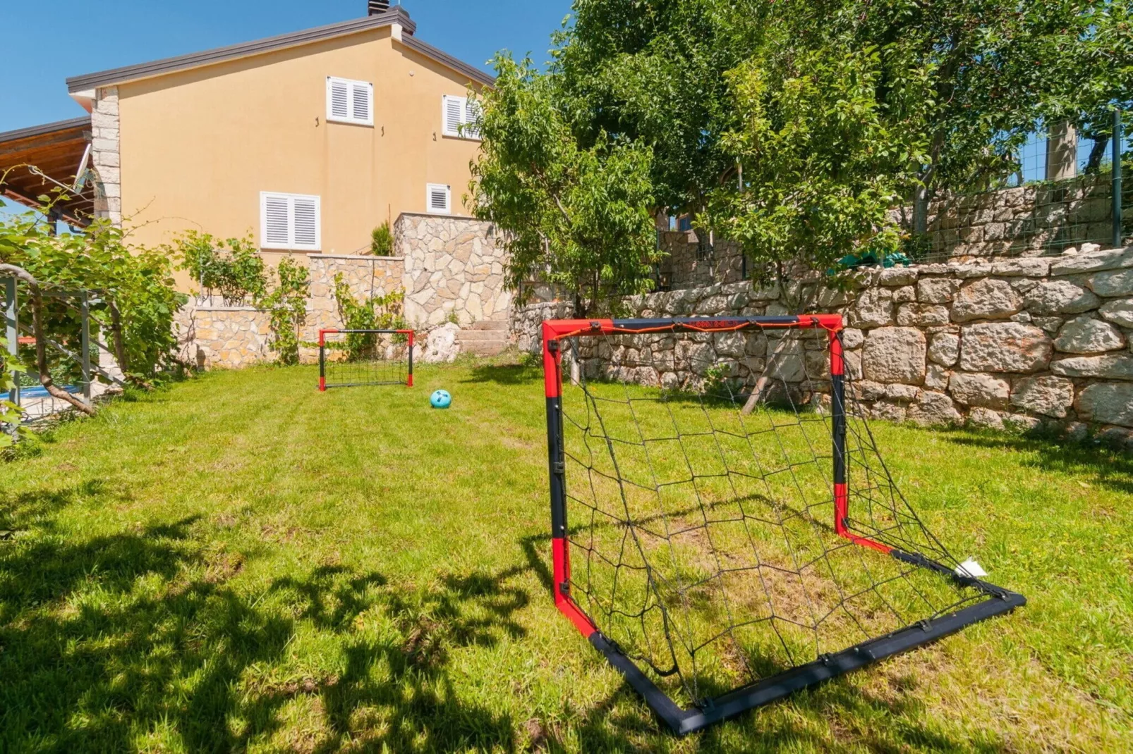 Five-Bedroom Home-Schwimmbad