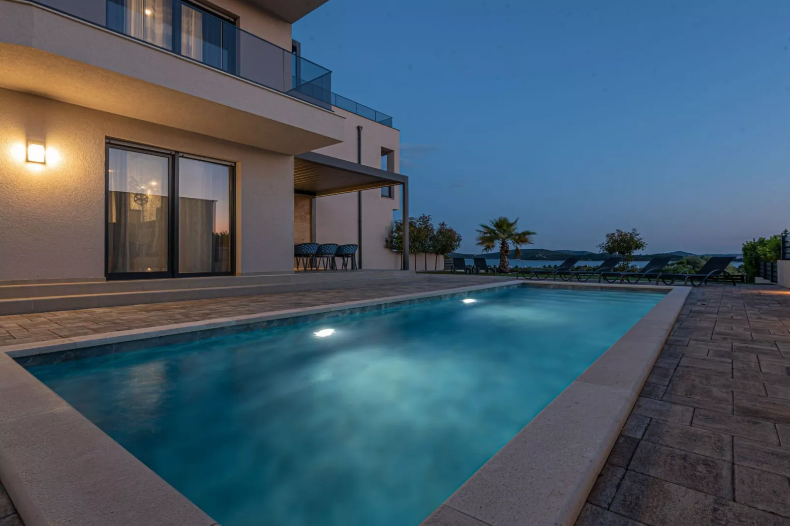 Four-Bedroom Villa With Pool-Schwimmbad