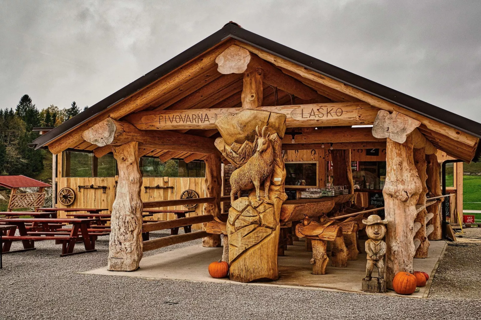 Visnja Gora Meadow Hideaway with Terrace - One Bedroom Cottage with Terrace (owner Hiška na skalci)-Im Freien