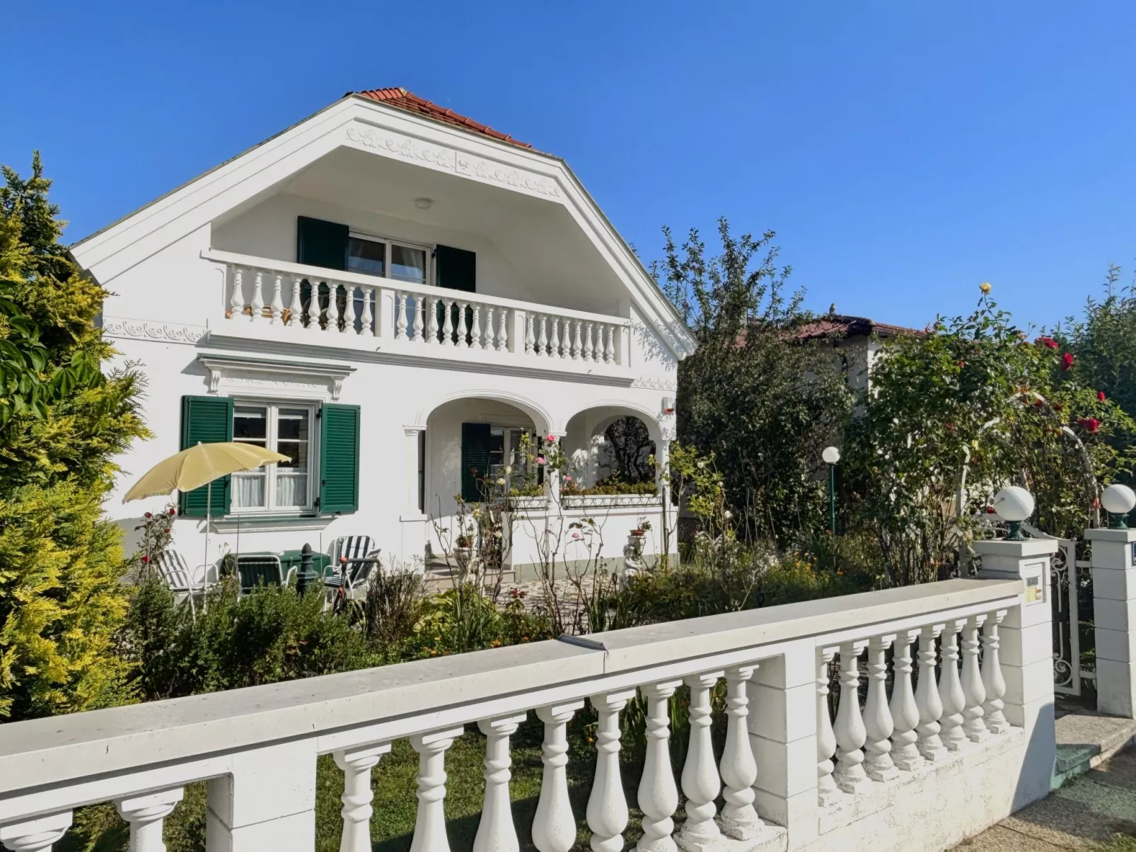 Großmutters Ferienhaus-Draußen