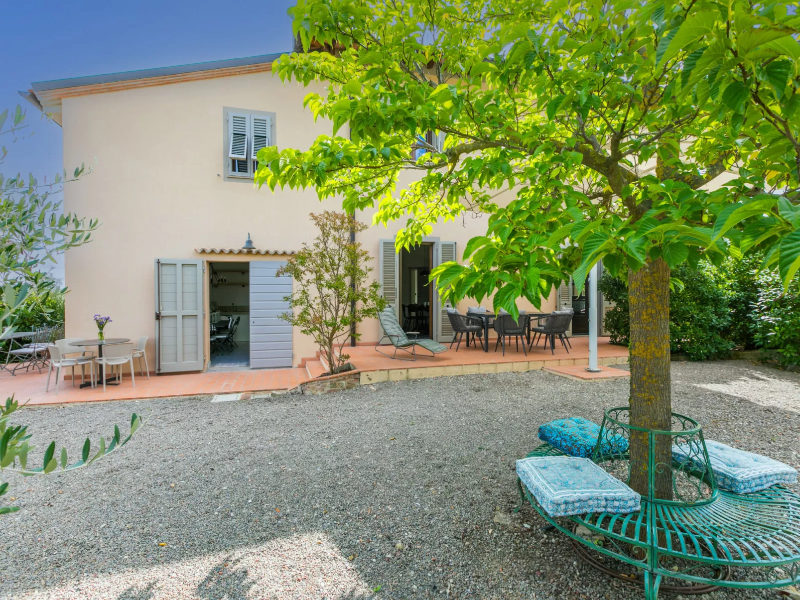 Vecchio Forno-Outside