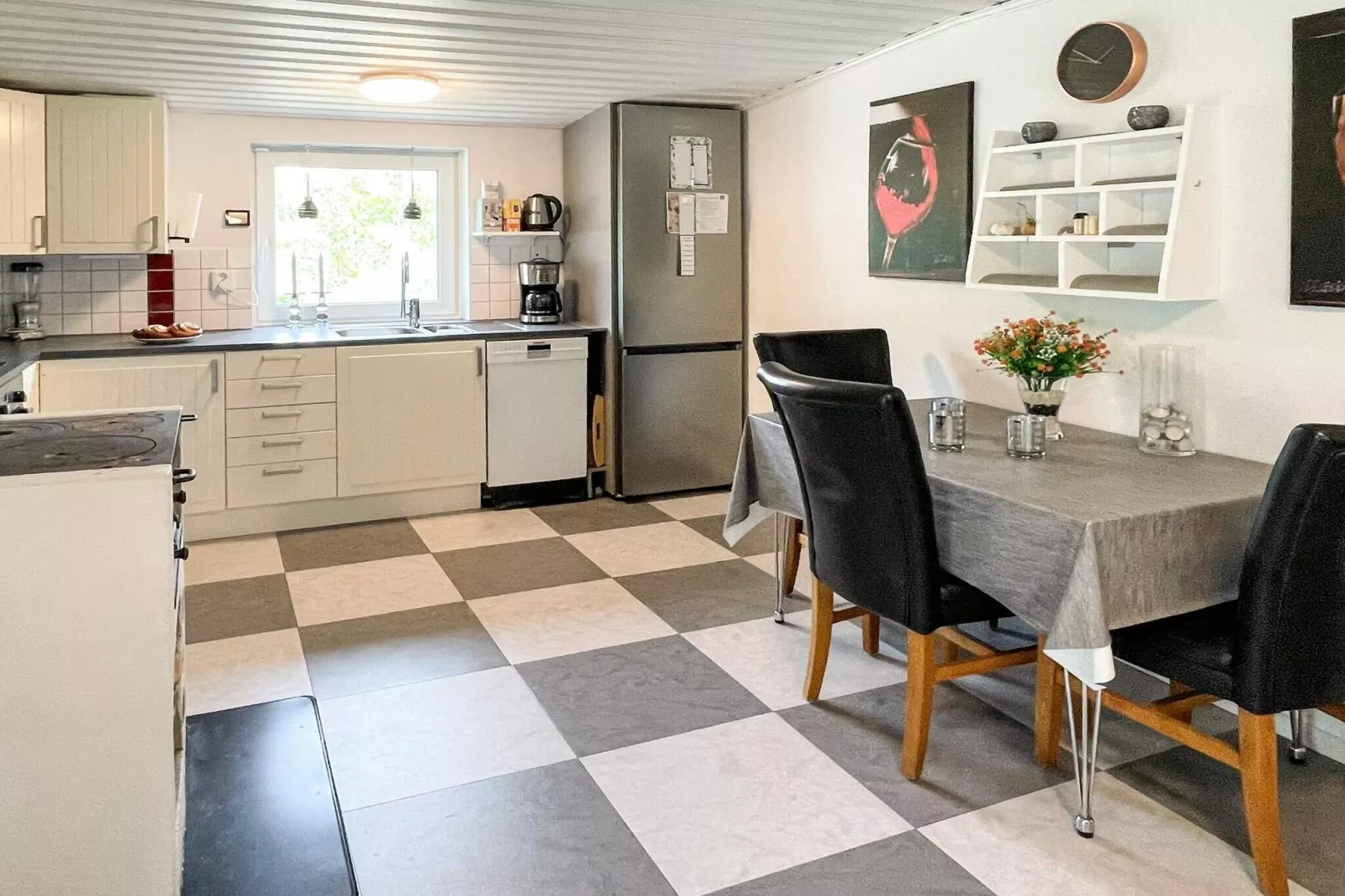 Archipelago Villa with Pool & Patio-Indoor