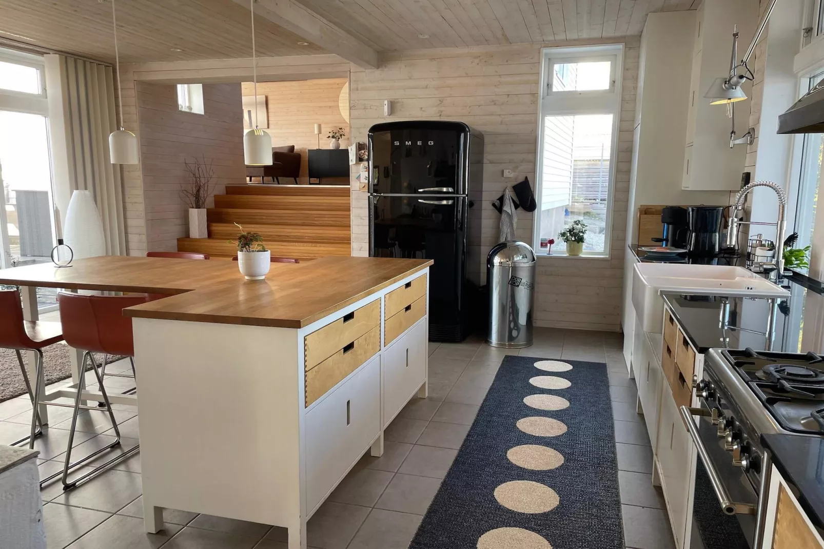 Strandhaus in Sandvik mit Pool-Innenbereich