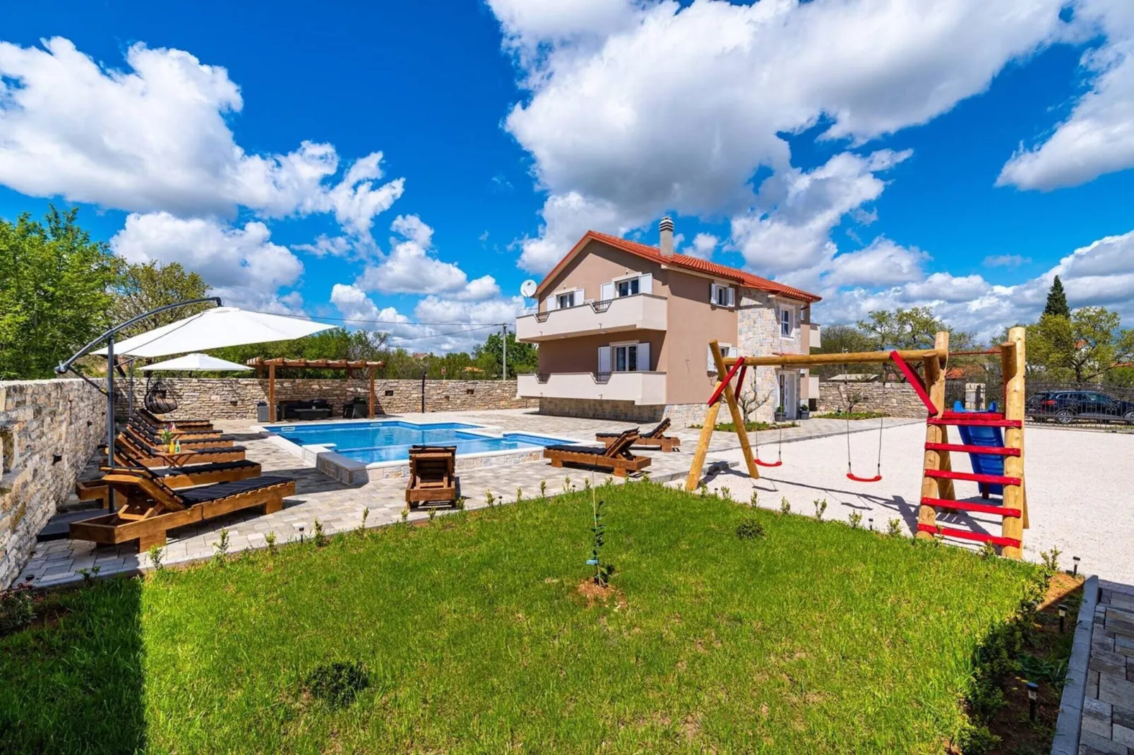 Luxury Villa Escape-Gardens in summer