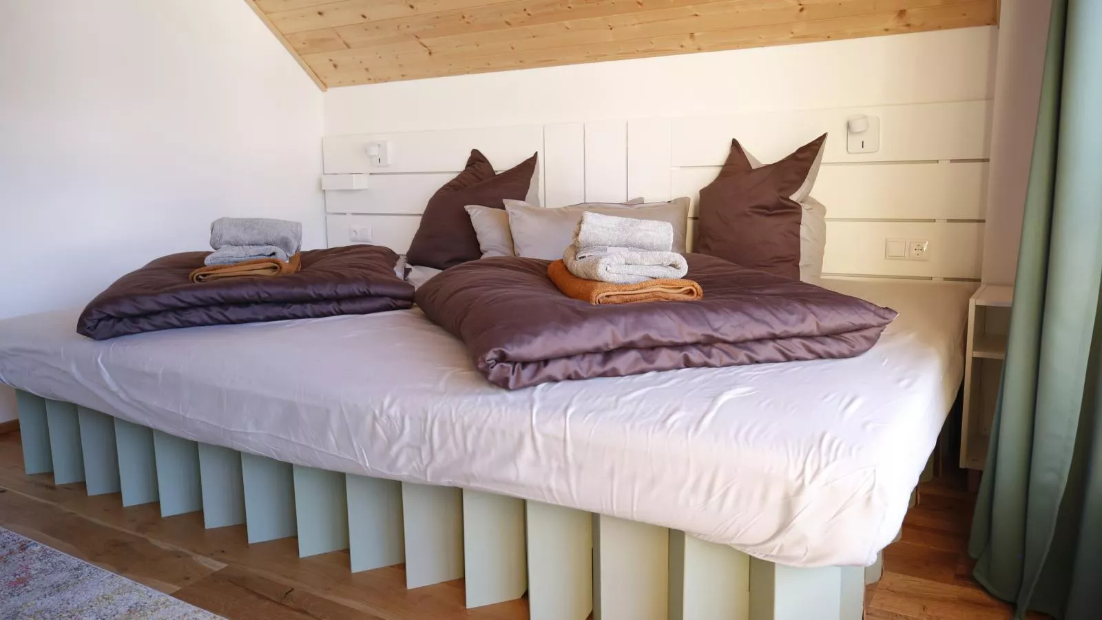 Designchalets Falkertsee-Bedroom