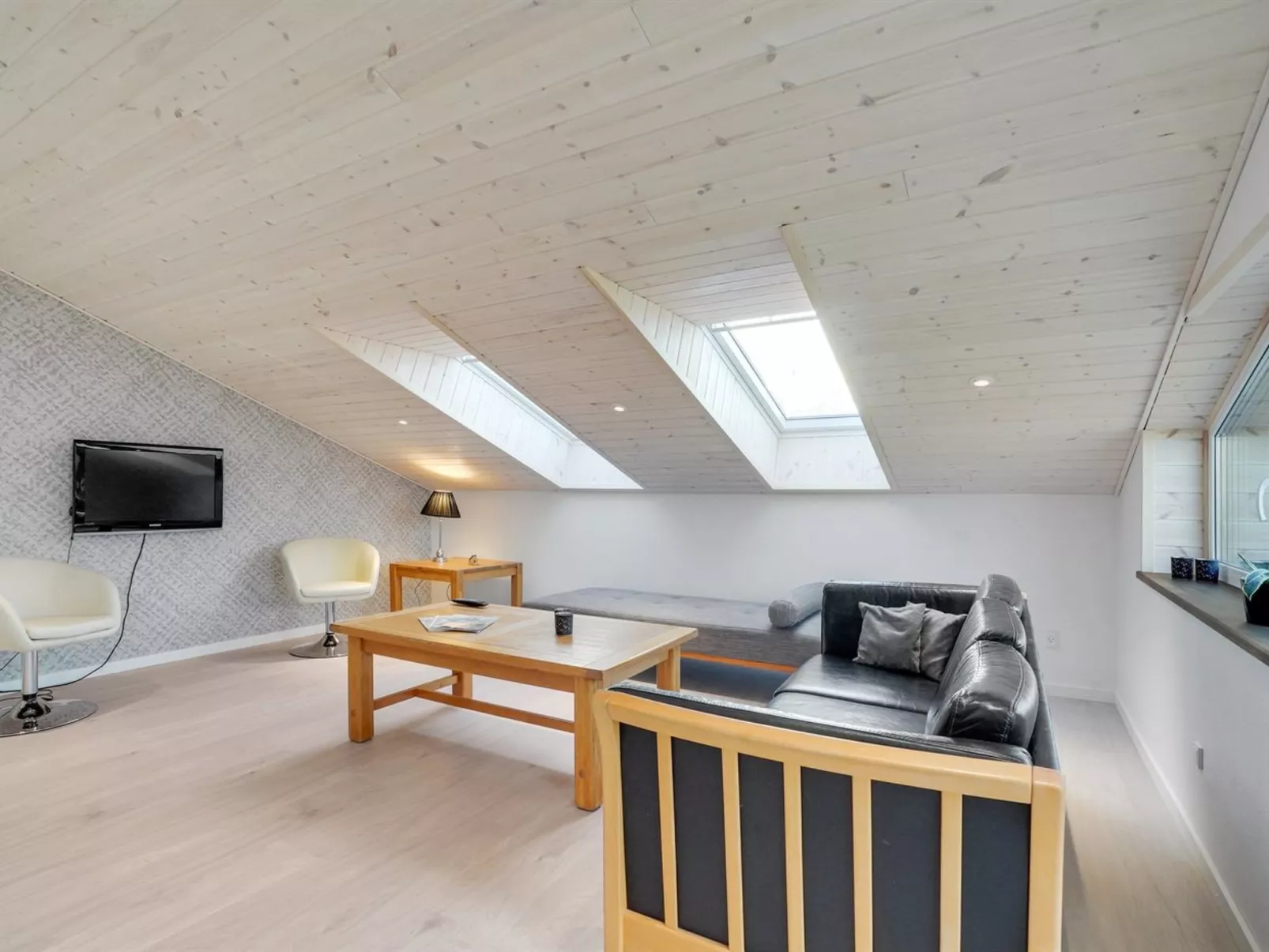 "Markhild" - 300m to the fjord-Drinnen