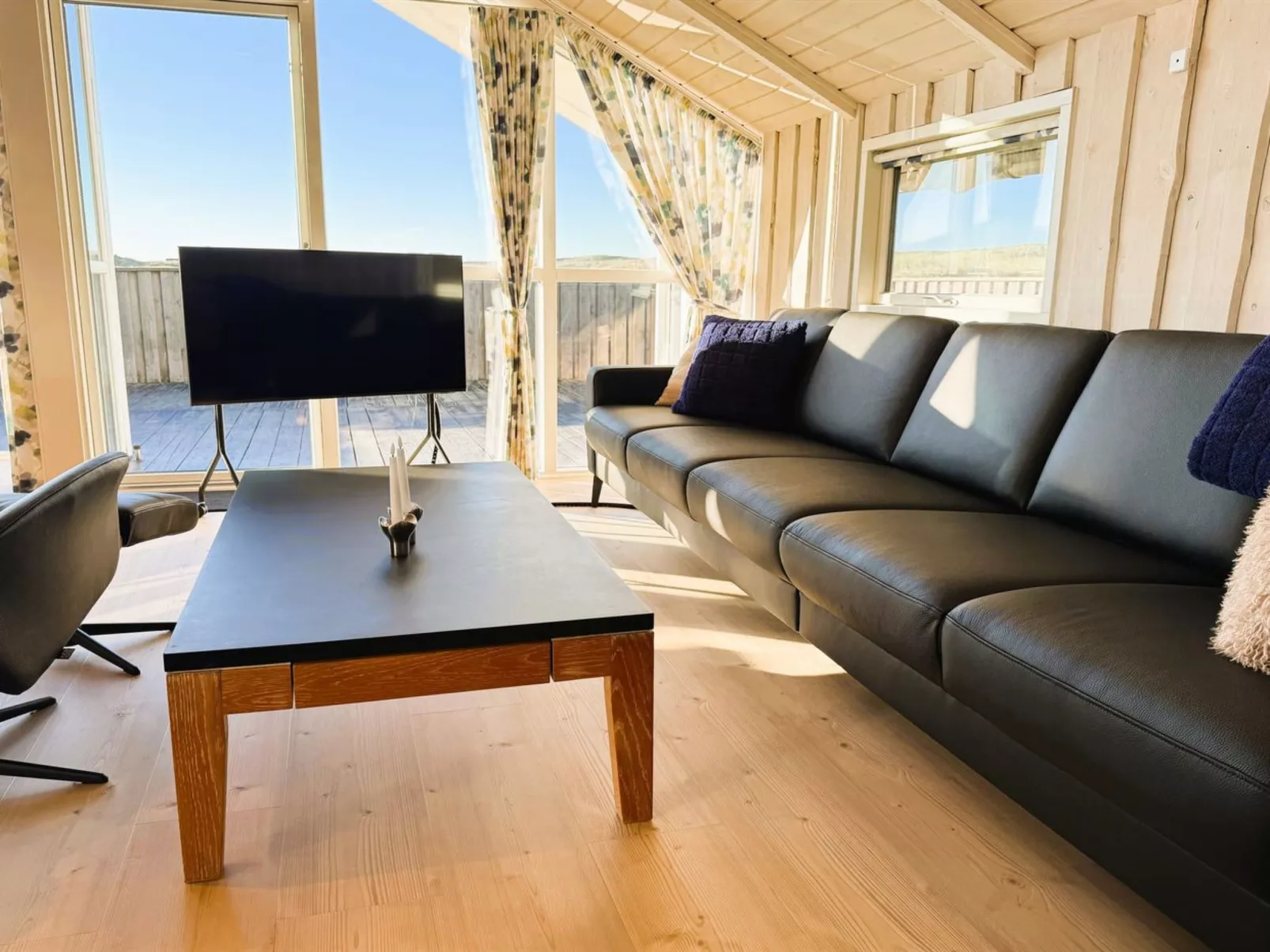 "Velena" -  from the sea-Drinnen