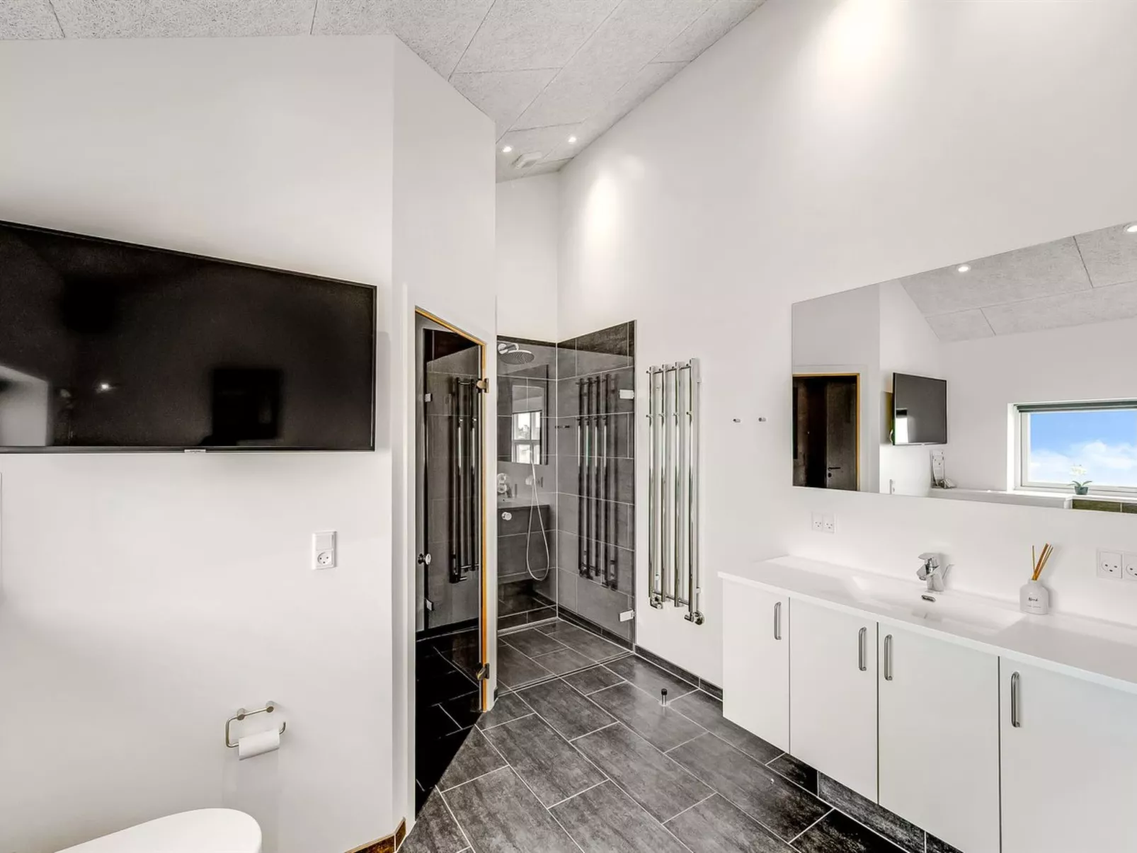 "Ennie" -  from the sea-Inside