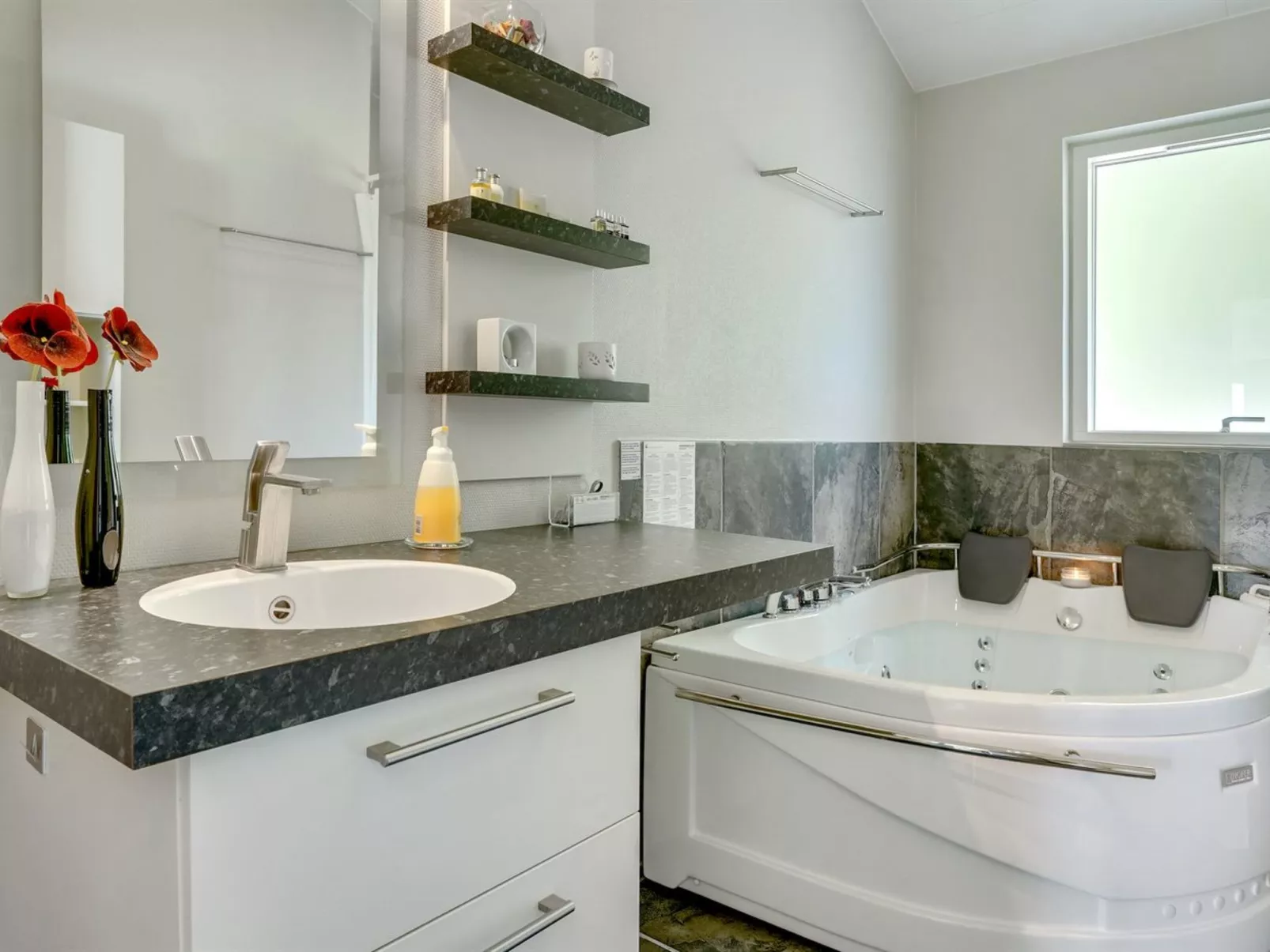 "Helena" - 250m from the sea-Inside