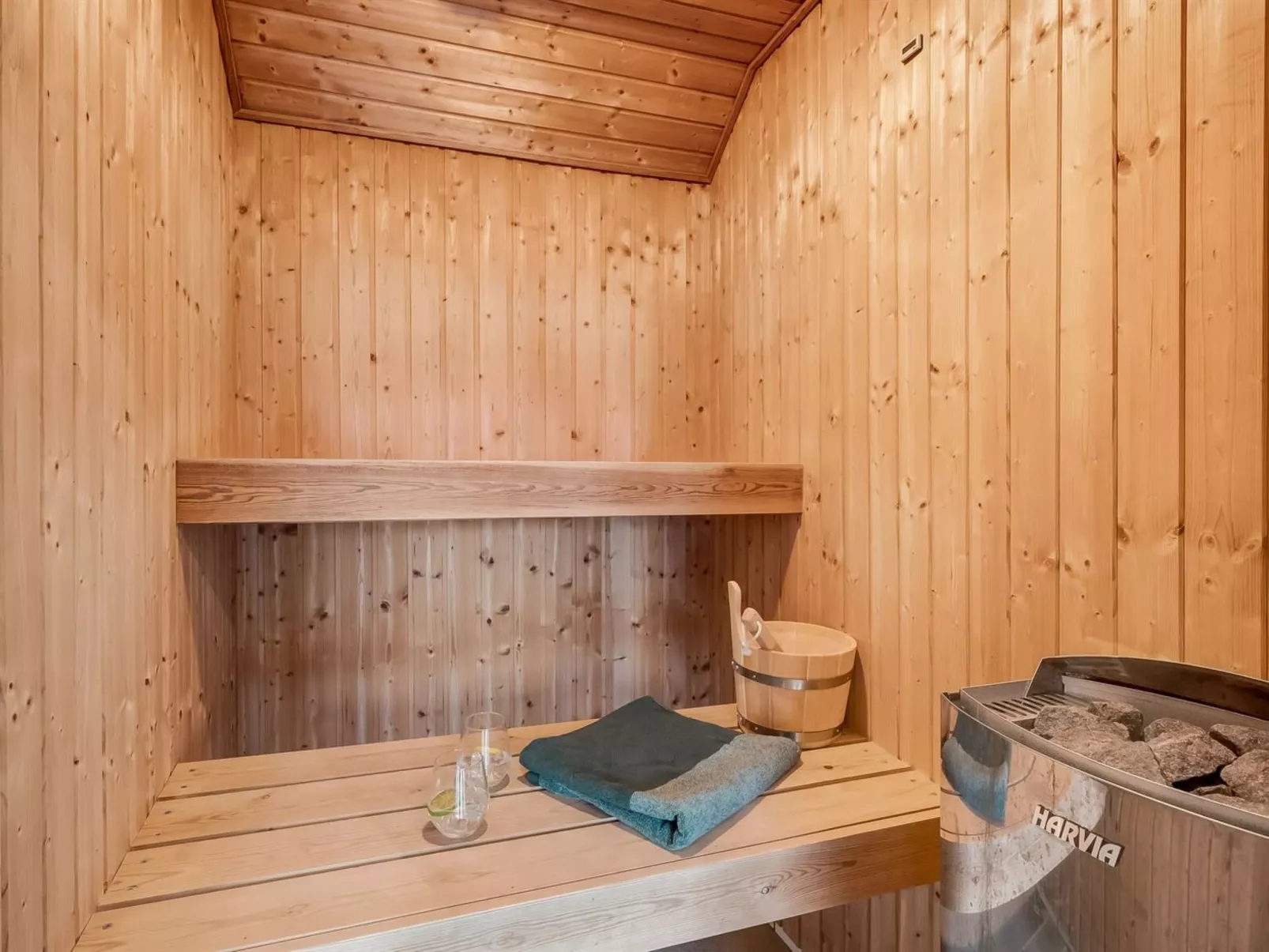 "Benthe" -  from the sea-Inside