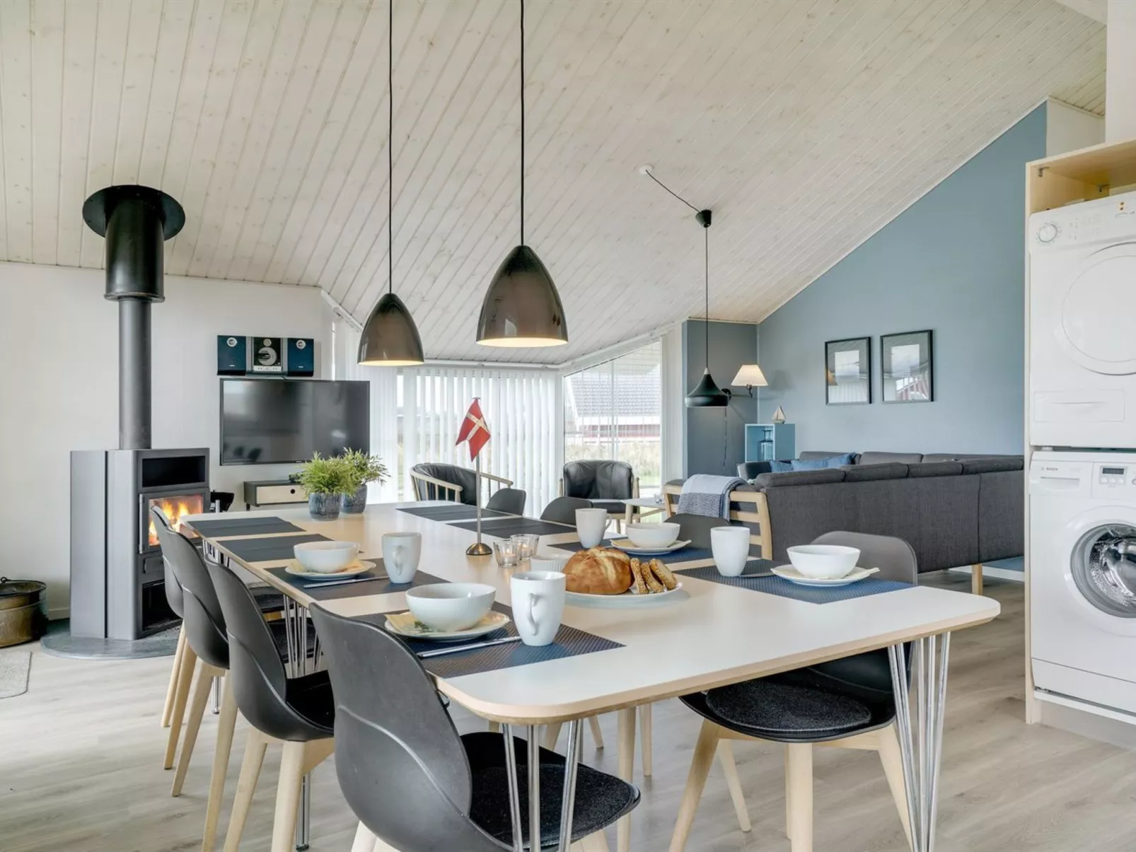 "Mieka" - 400m from the sea-Inside