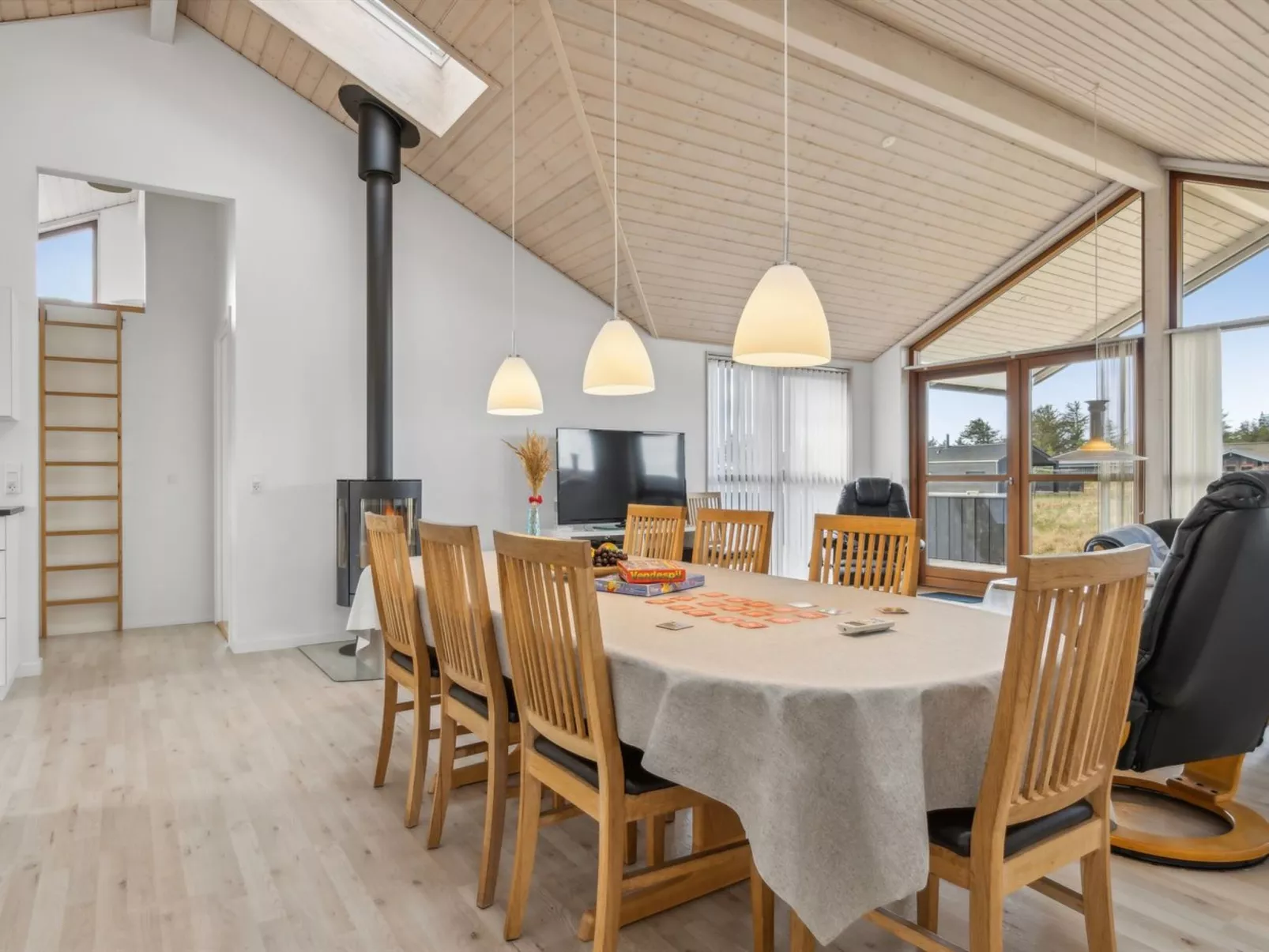 "Finna" - 1km from the sea-Inside