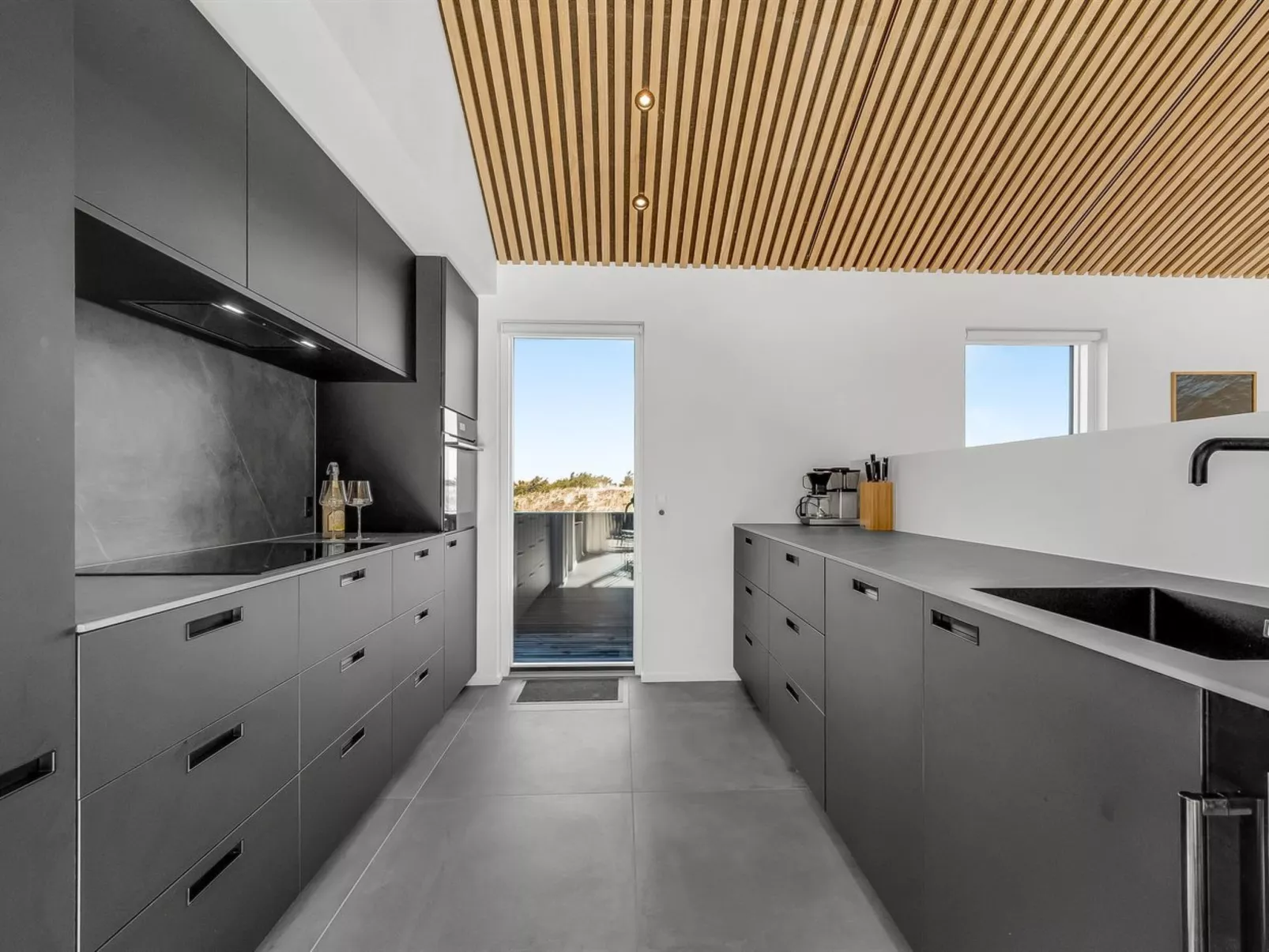 "Maximiliane" -  from the sea-Dedans