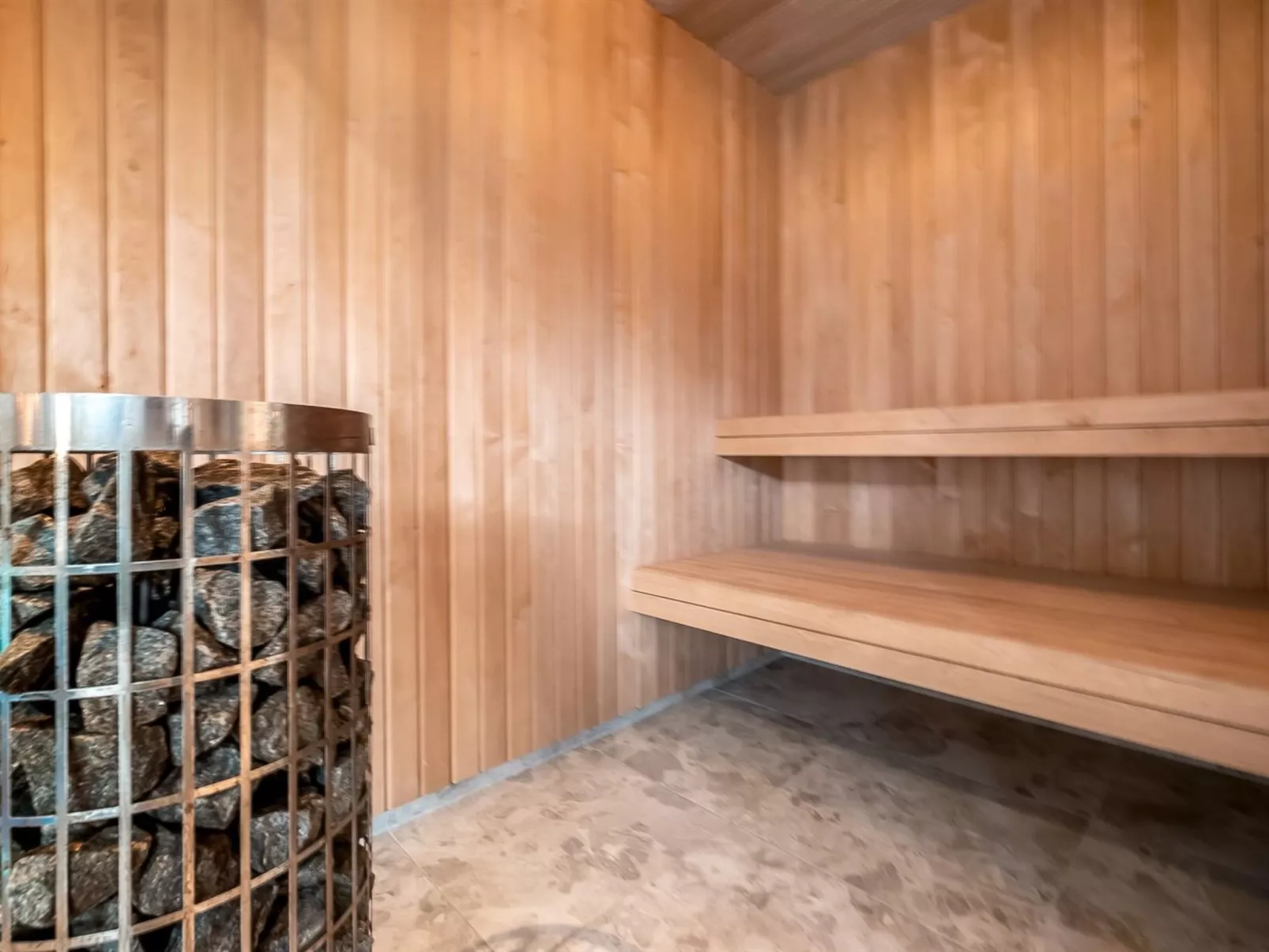 "Hana" - 800m from the sea-Inside