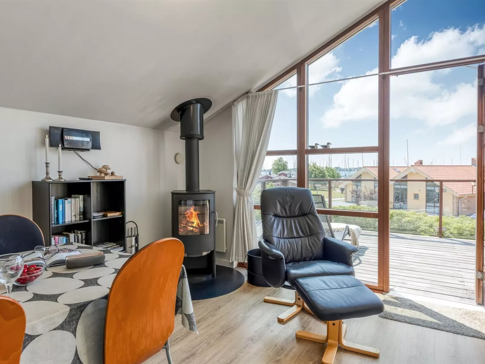 "Era" - 100m from the sea-Inside