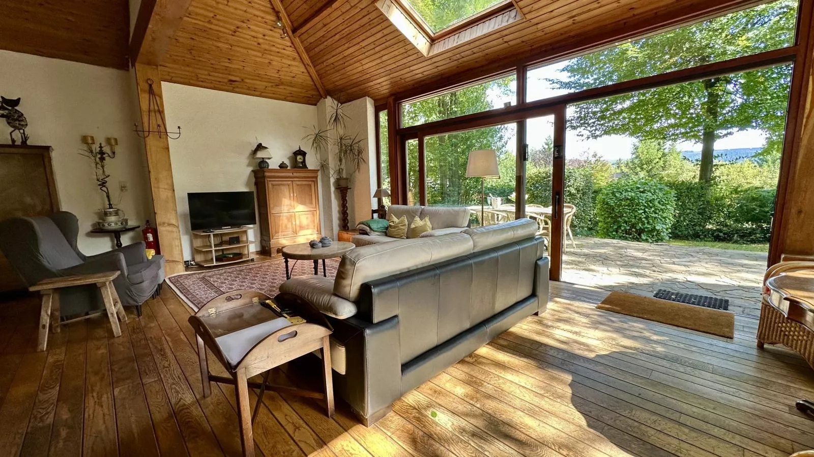 Boogie House-Living room