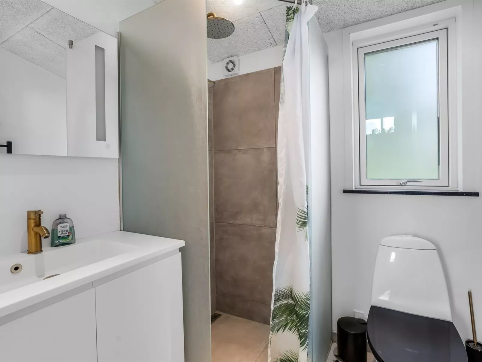 "Fin" - 150m from the sea-Dedans