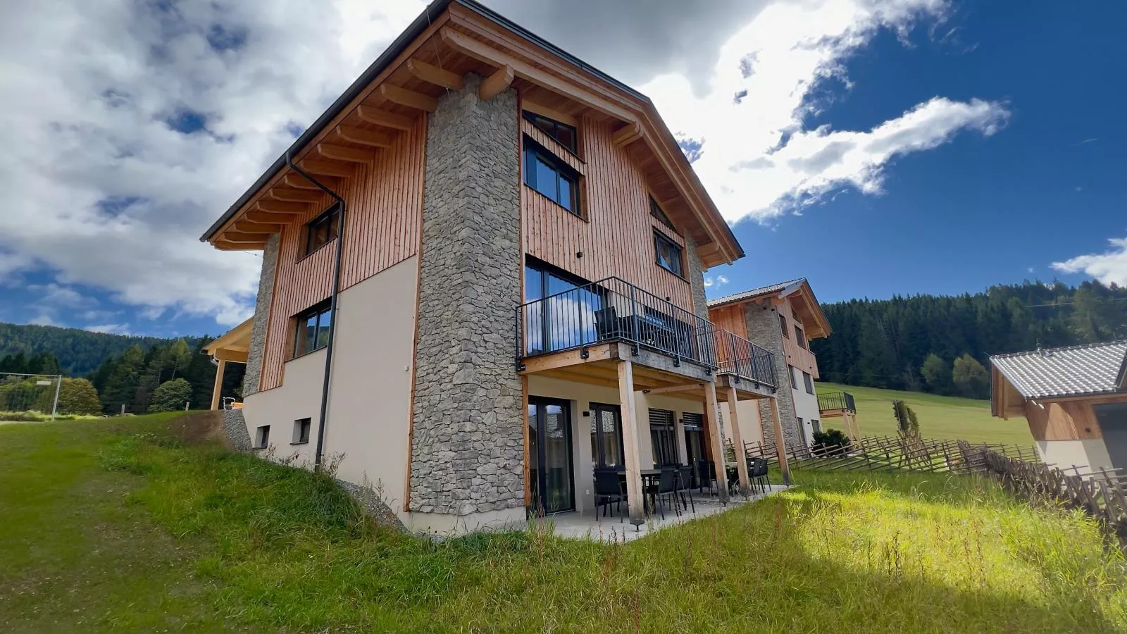 Grebenzen Lodge Starnberg 60A-Exterior in summer