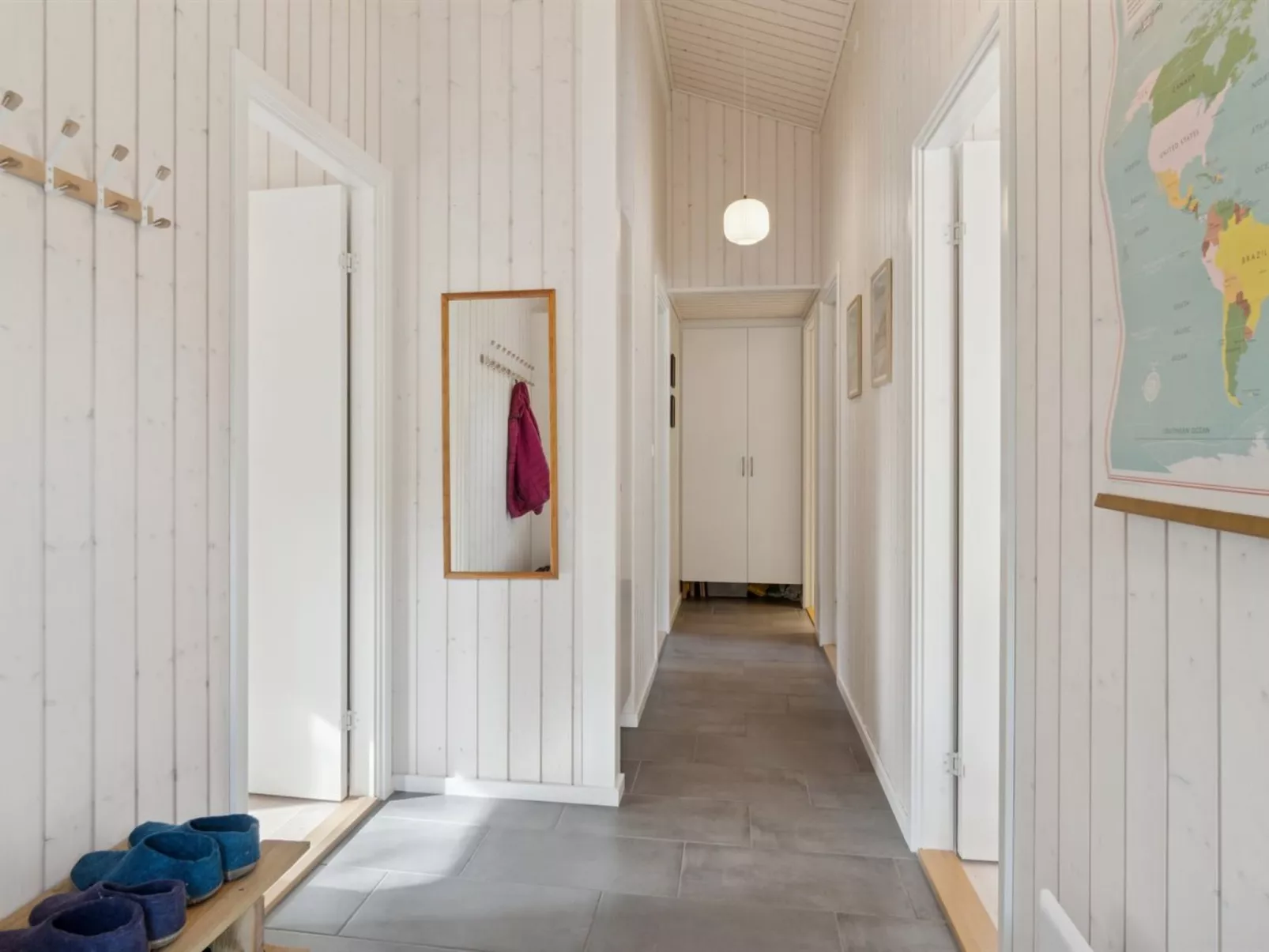 "Ovine" - 1.2km to the fjord-Inside