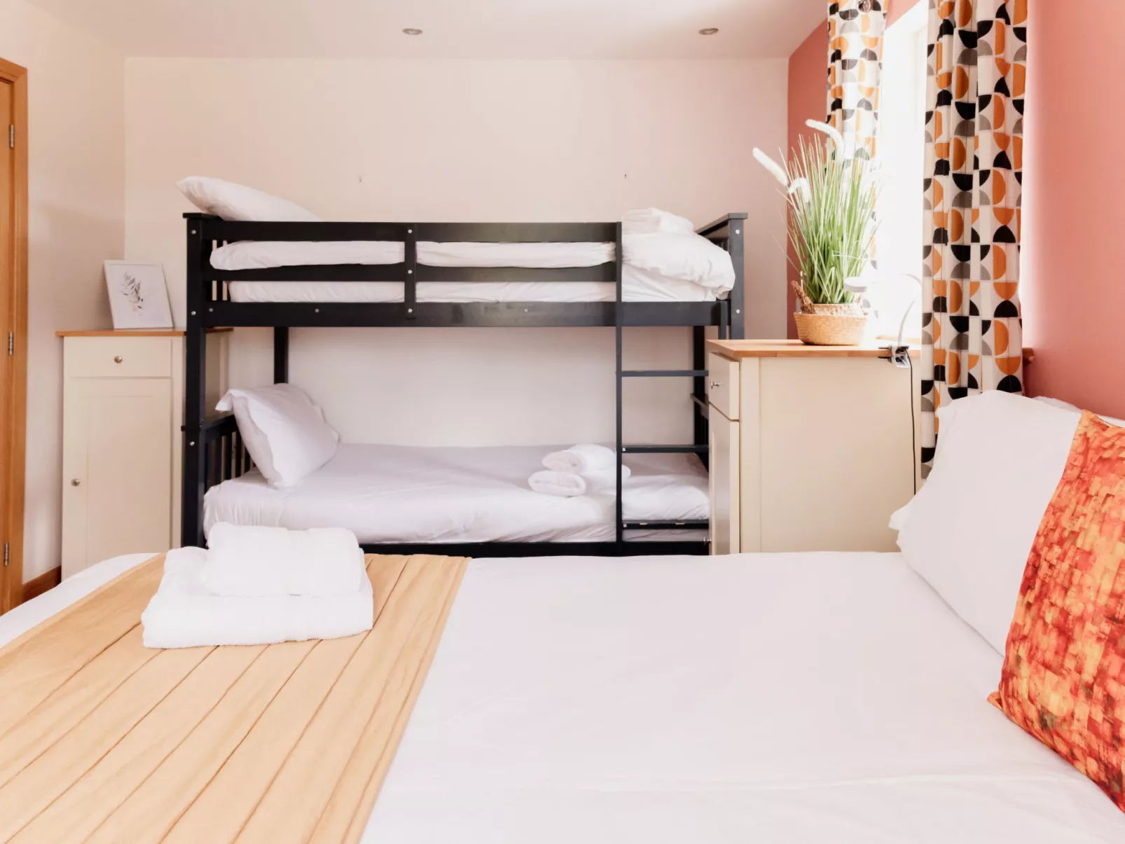 The Welsh Barn-Dedans