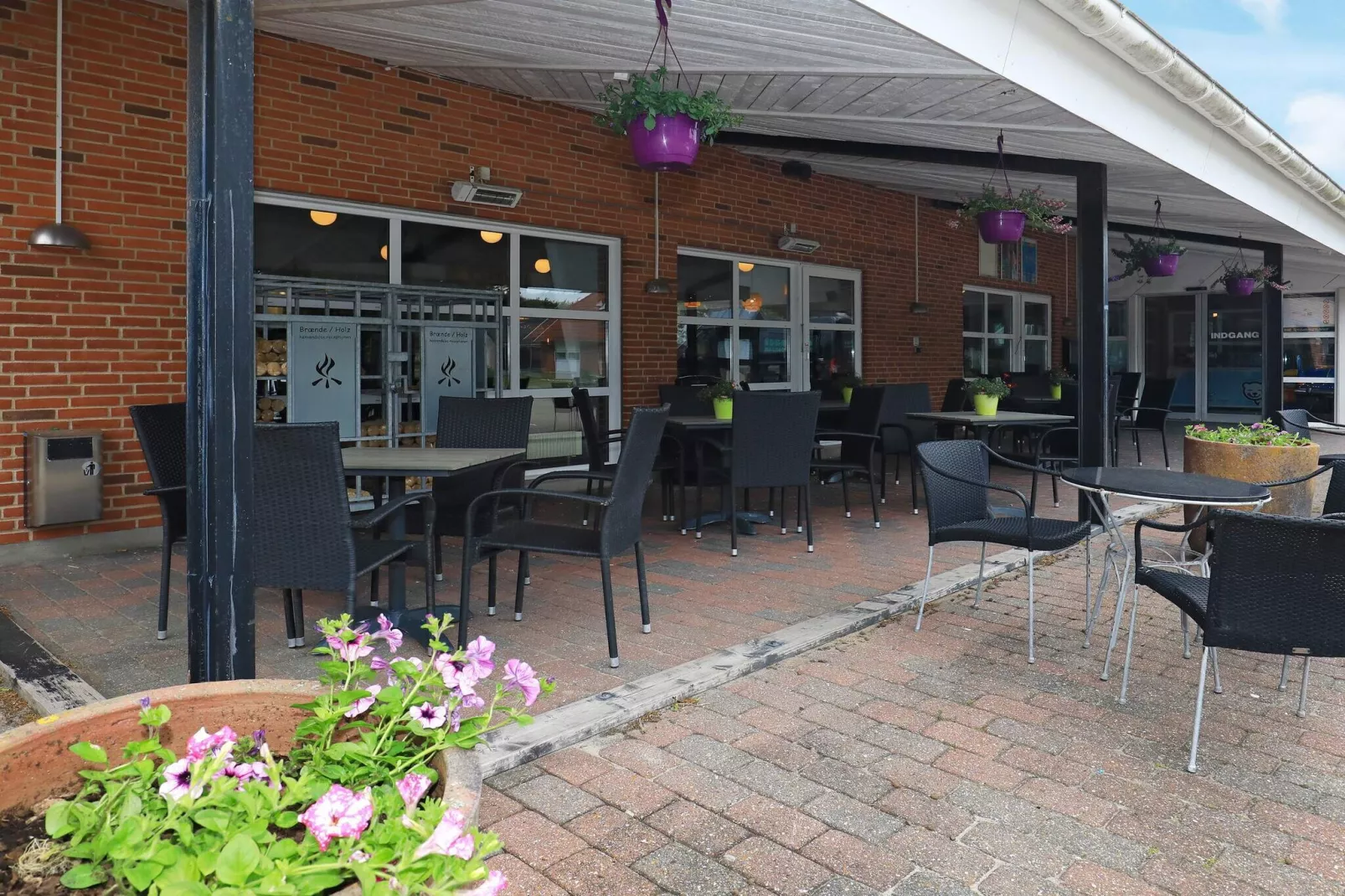 14 person holiday home on a holiday park in Blåvand - View