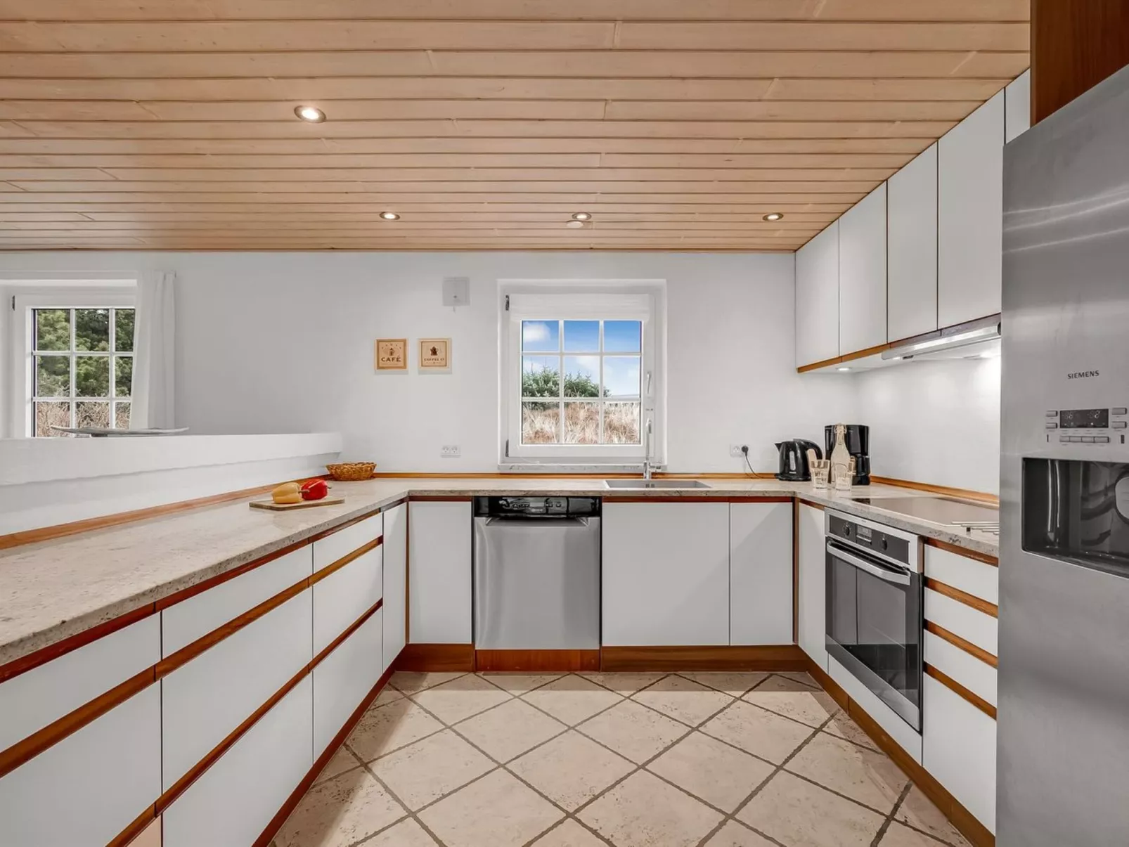 "Seppo" - 900m from the sea-Drinnen