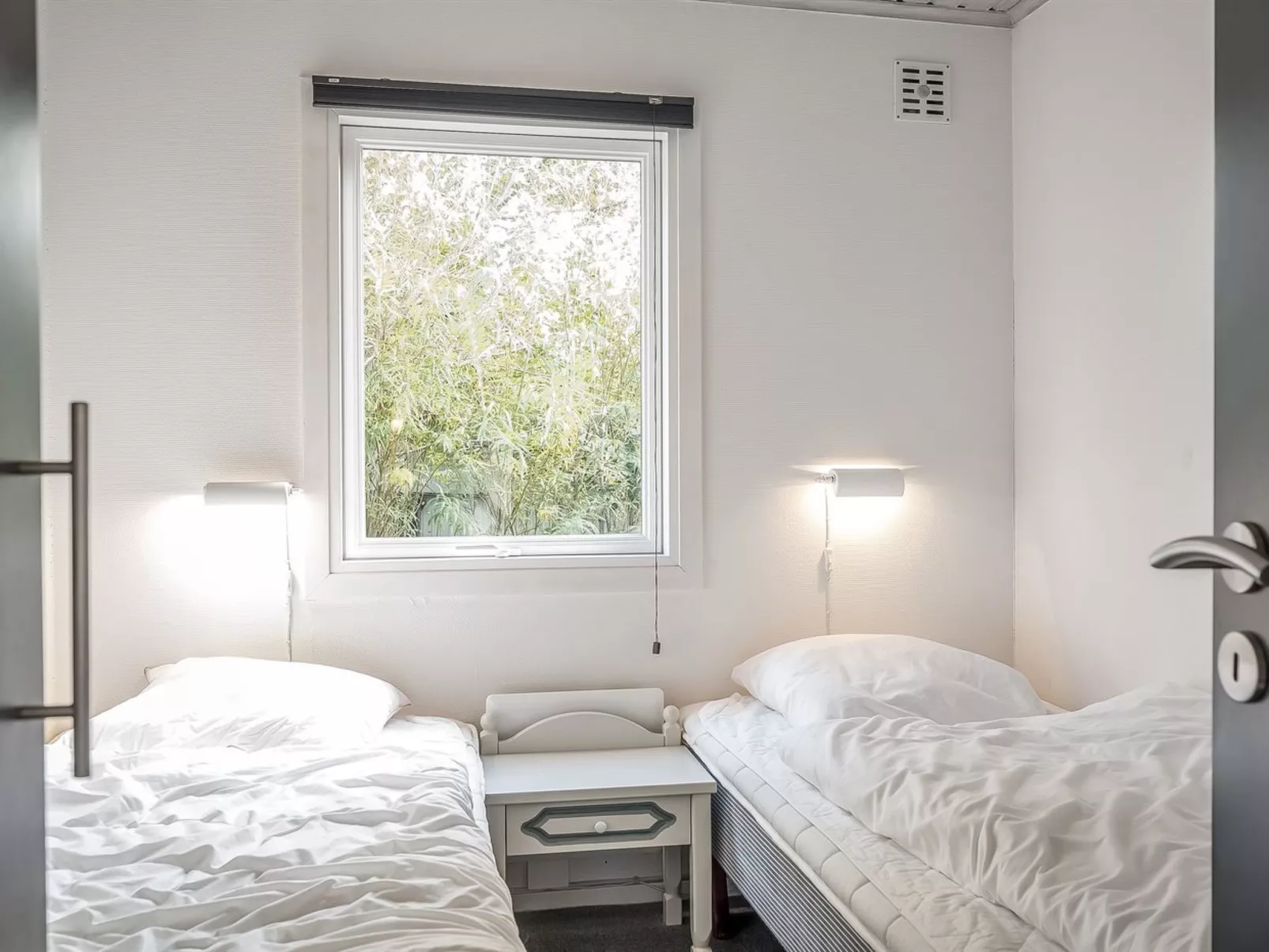 "Lökea" - 800m from the sea-Drinnen