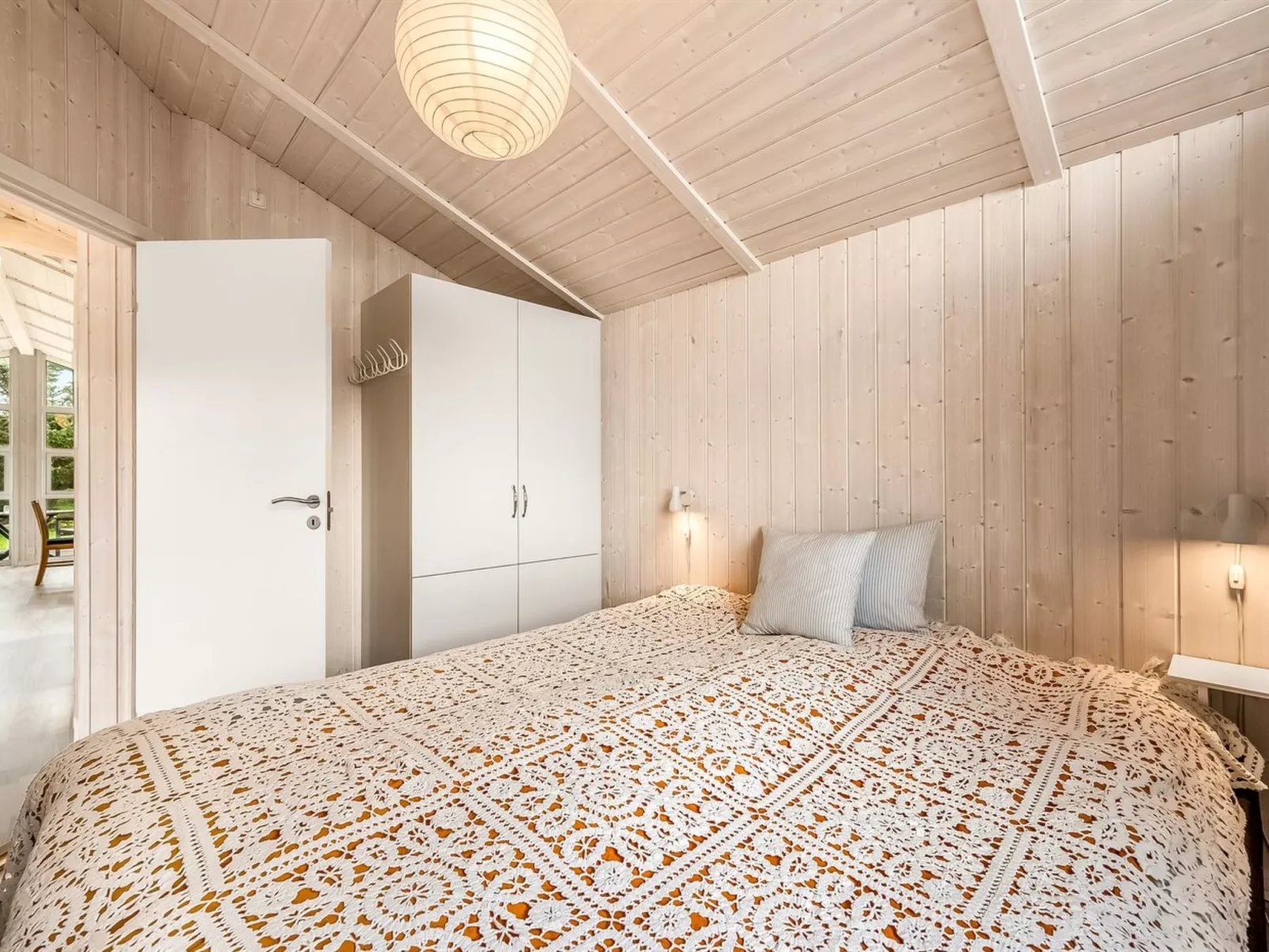 "Tanna" - 330m to the fjord-Inside