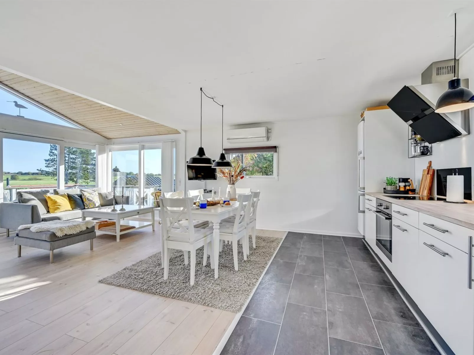 "Elfrede" - 600m from the sea-Drinnen