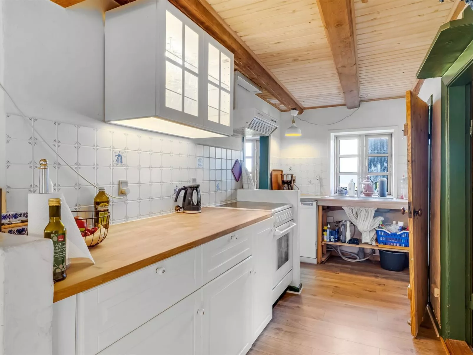 "Agrippa" - 30m to the fjord-Drinnen