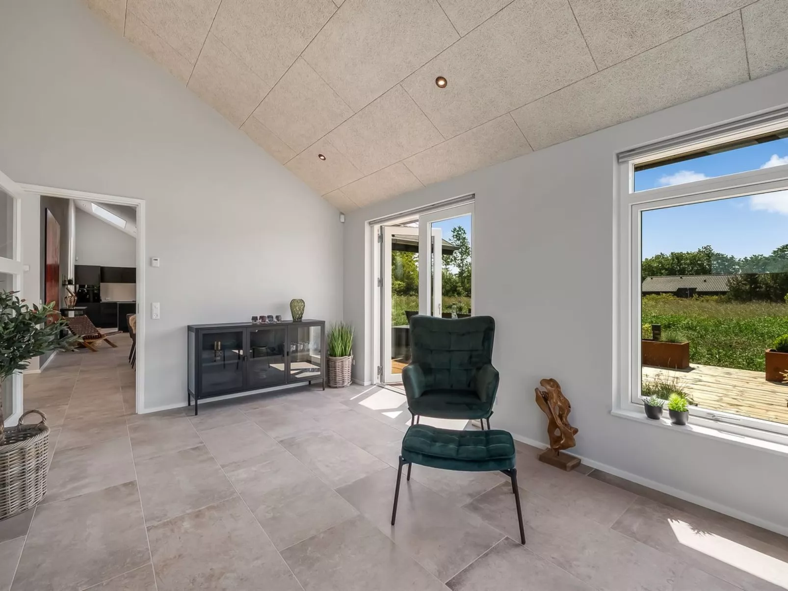 "Måns" - 500m to the fjord-Inside