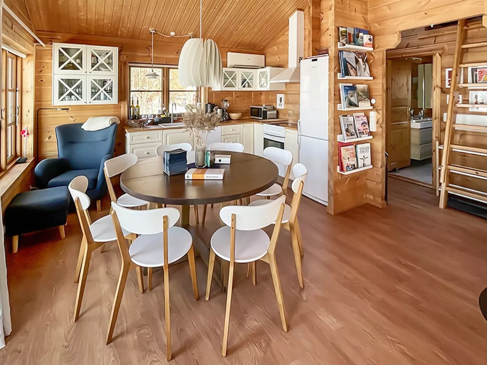 "Stacie" - 10m from the sea-Drinnen