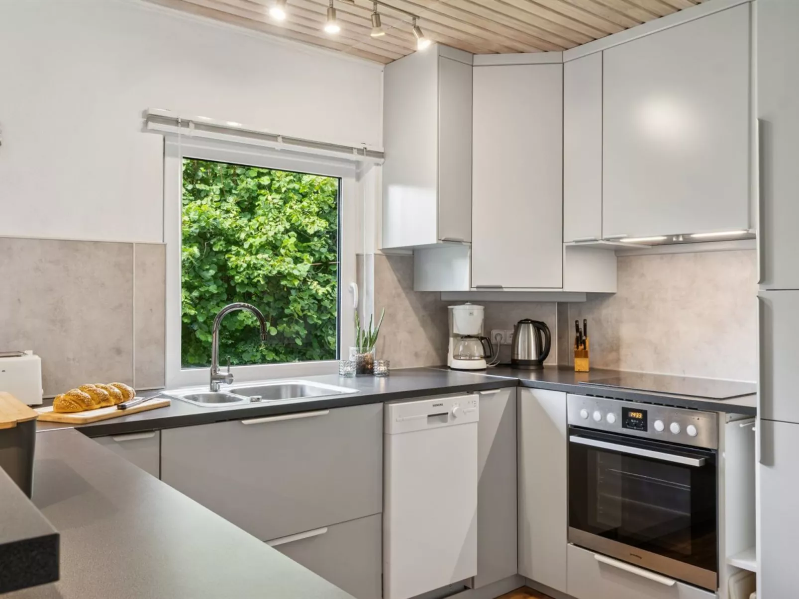 "Merit" - 800m from the sea-Drinnen