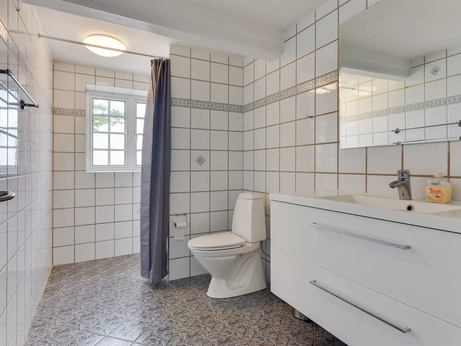 "Alitta" - 27km from the sea-Inside