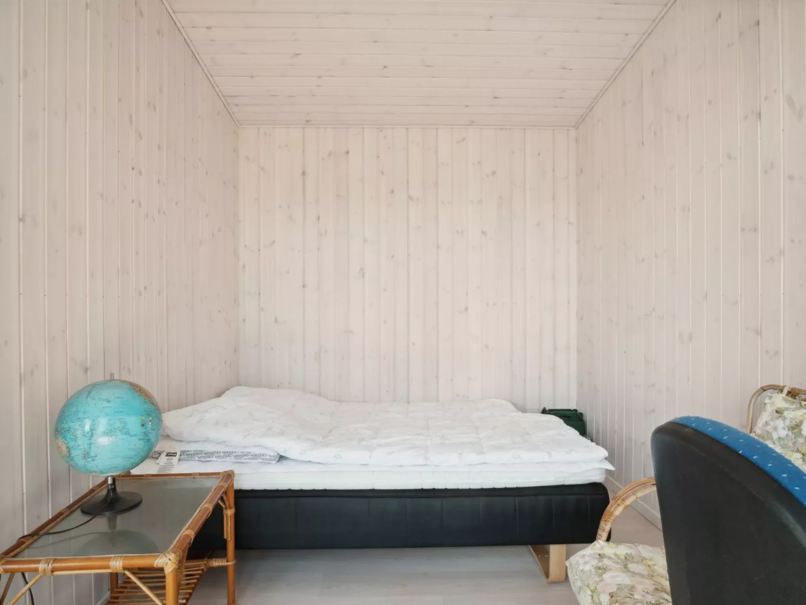 "Toska" - 100m to the fjord-Drinnen