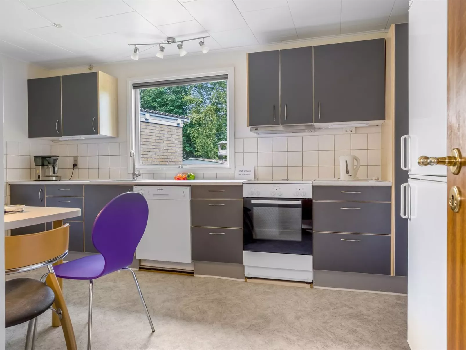 "France" - 5km from the sea-Dedans