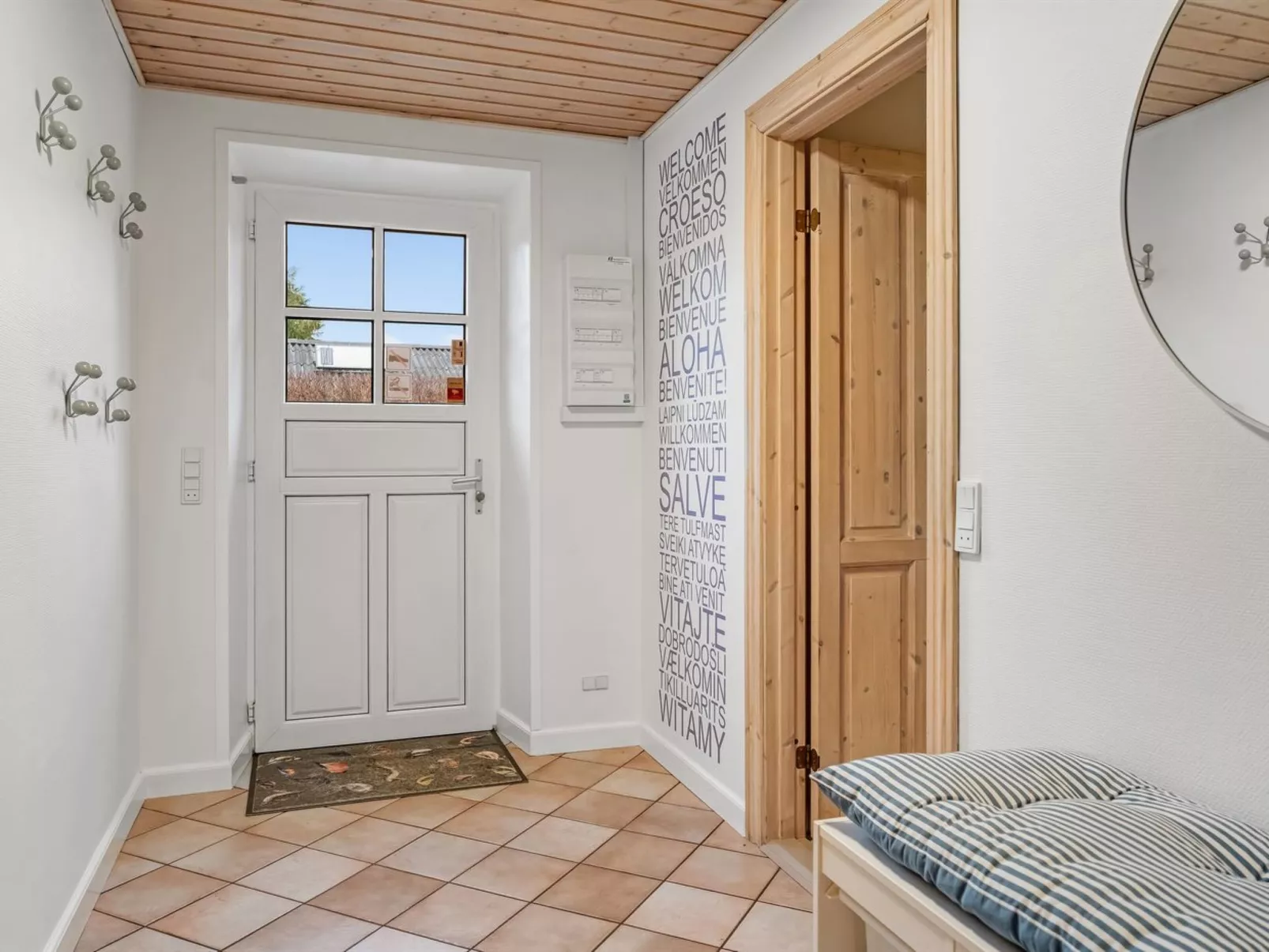 "Kerttuli" - 540m from the sea-Inside