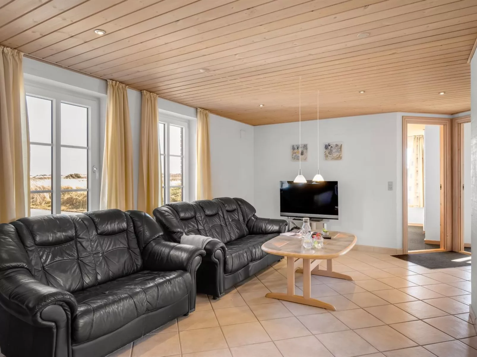 "Gytha" - 75m from the sea-Drinnen