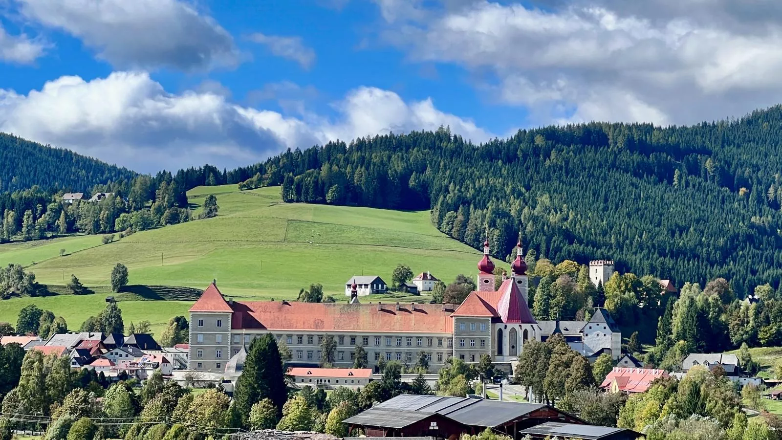 Grebenzen Lodge Starnberg 60A-View in summer