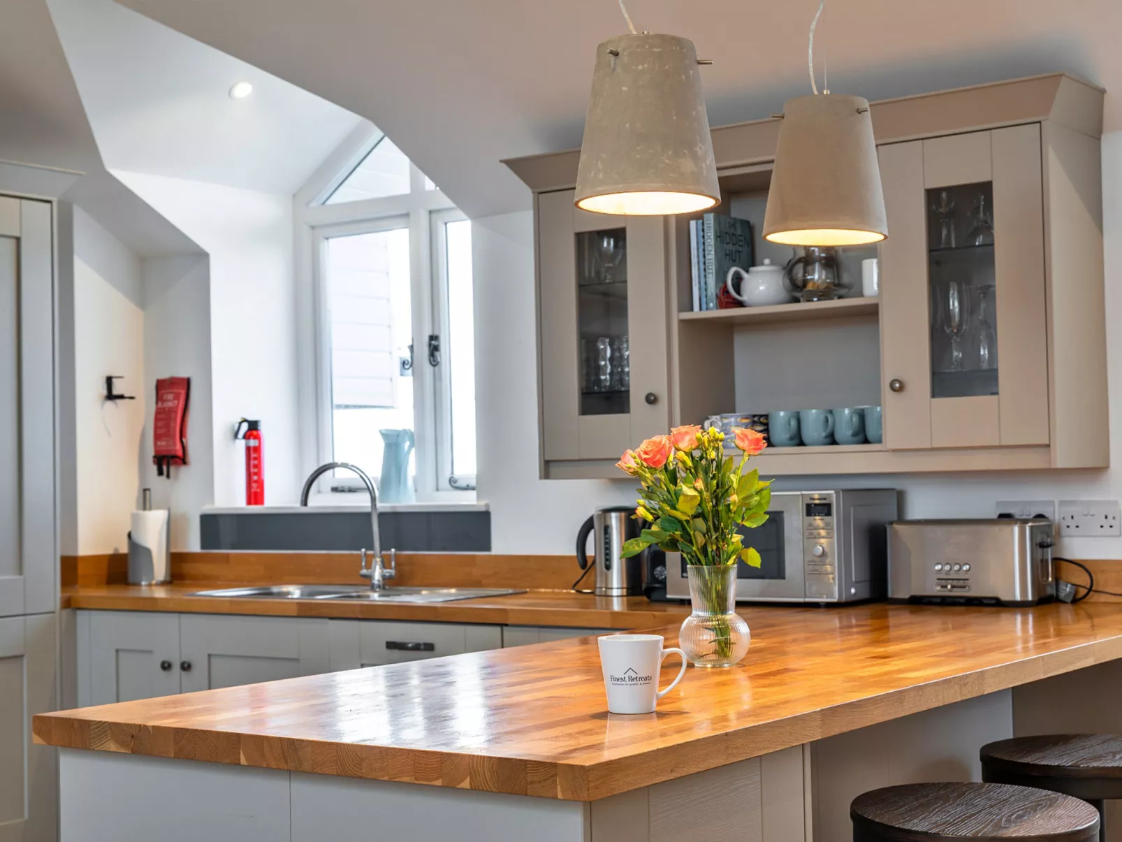 Dingles Cottage-Drinnen