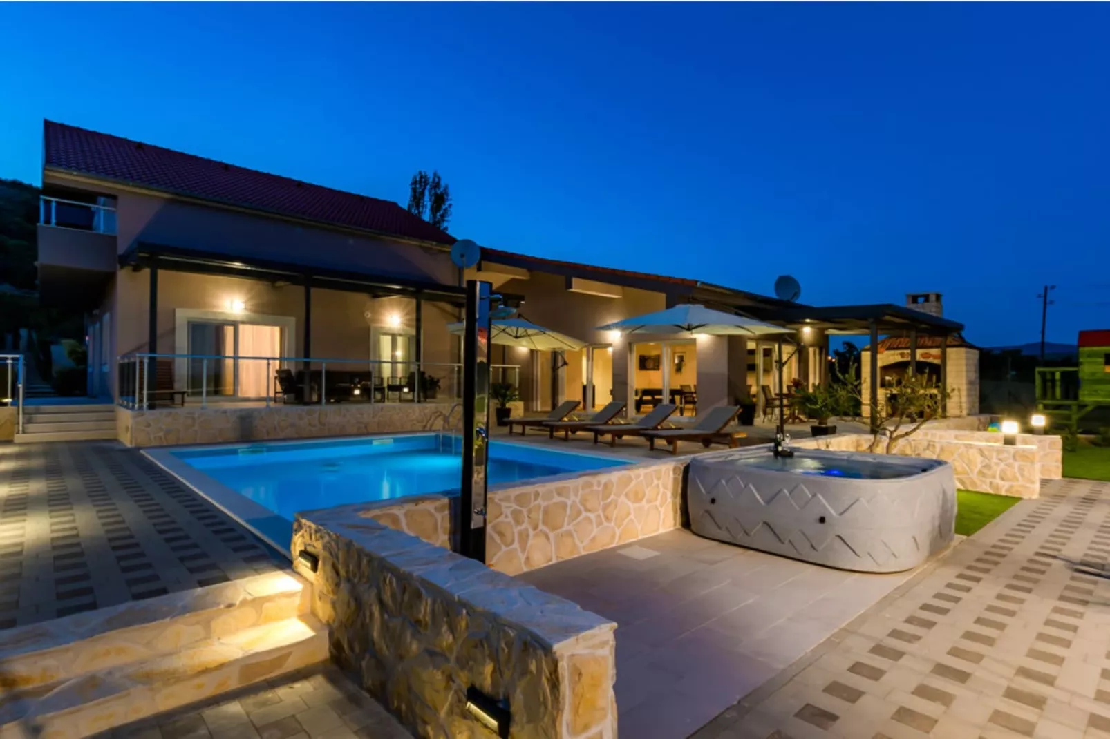 Villa Tomić Drniš - Siverić-Swimming pool