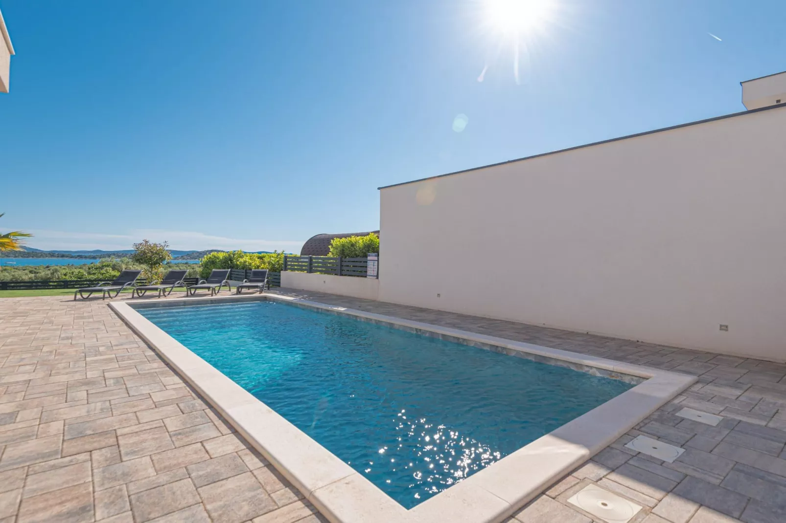 Four-Bedroom Villa With Pool-Schwimmbad