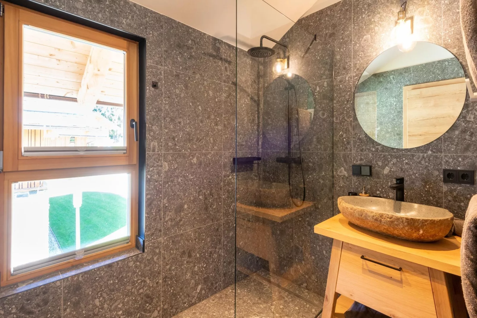Das Jedermann "Karl am See" - Badezimmer