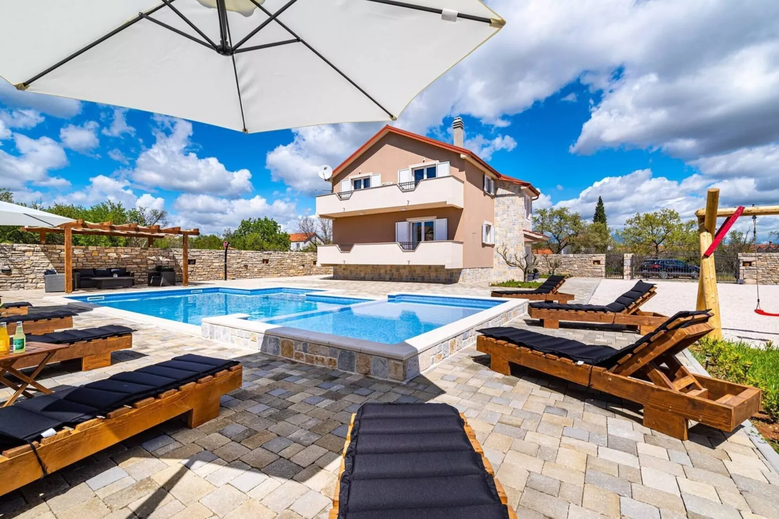 Luxury Villa Escape-Facilities