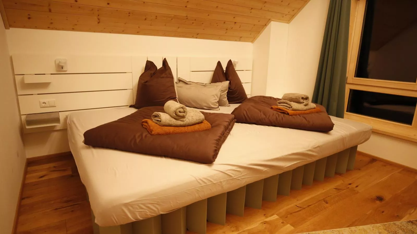 Designchalets Falkertsee-Bedroom