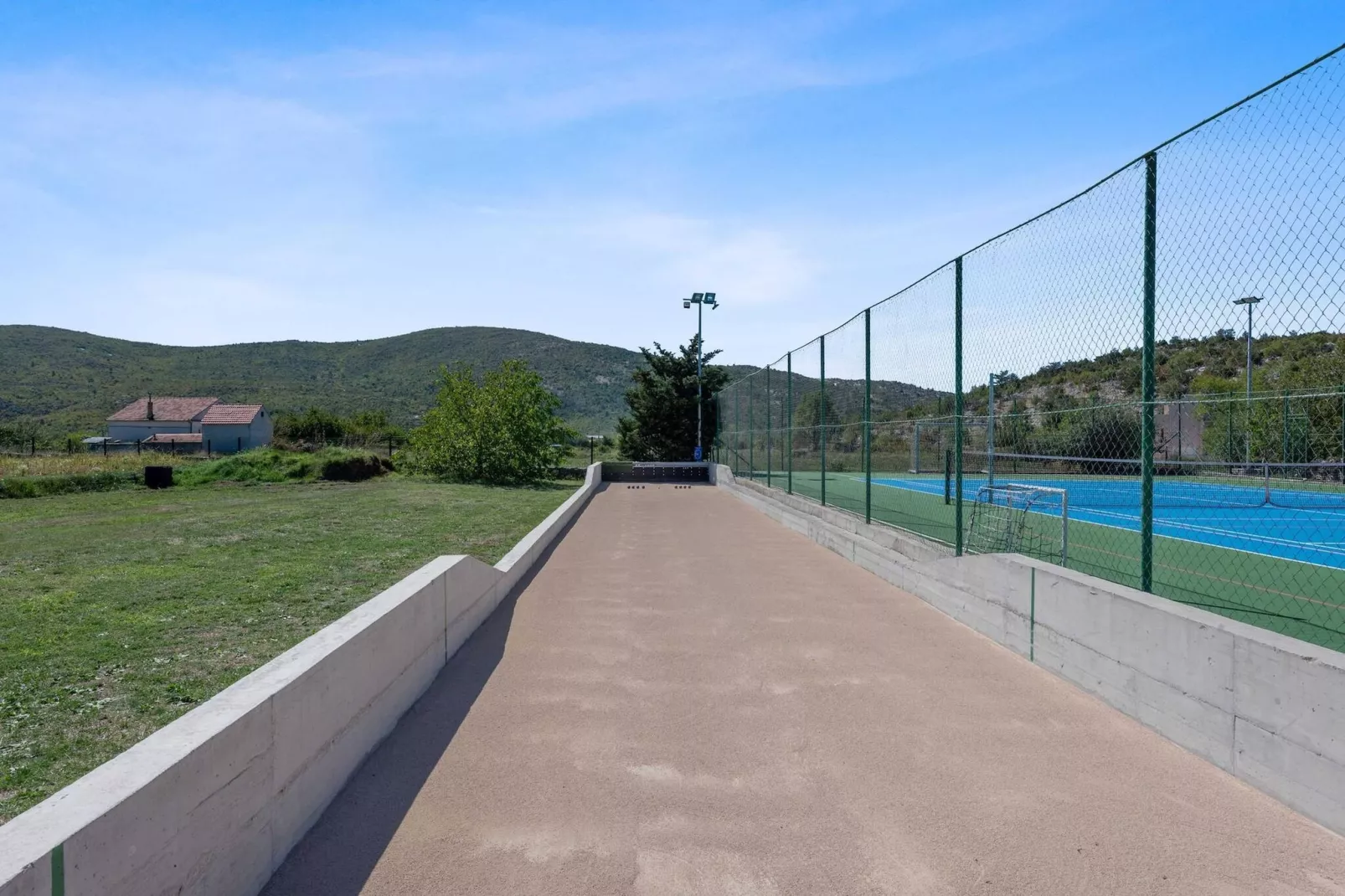 Sport & Spa Villa Neoric-Gebiete Sommer 1 km