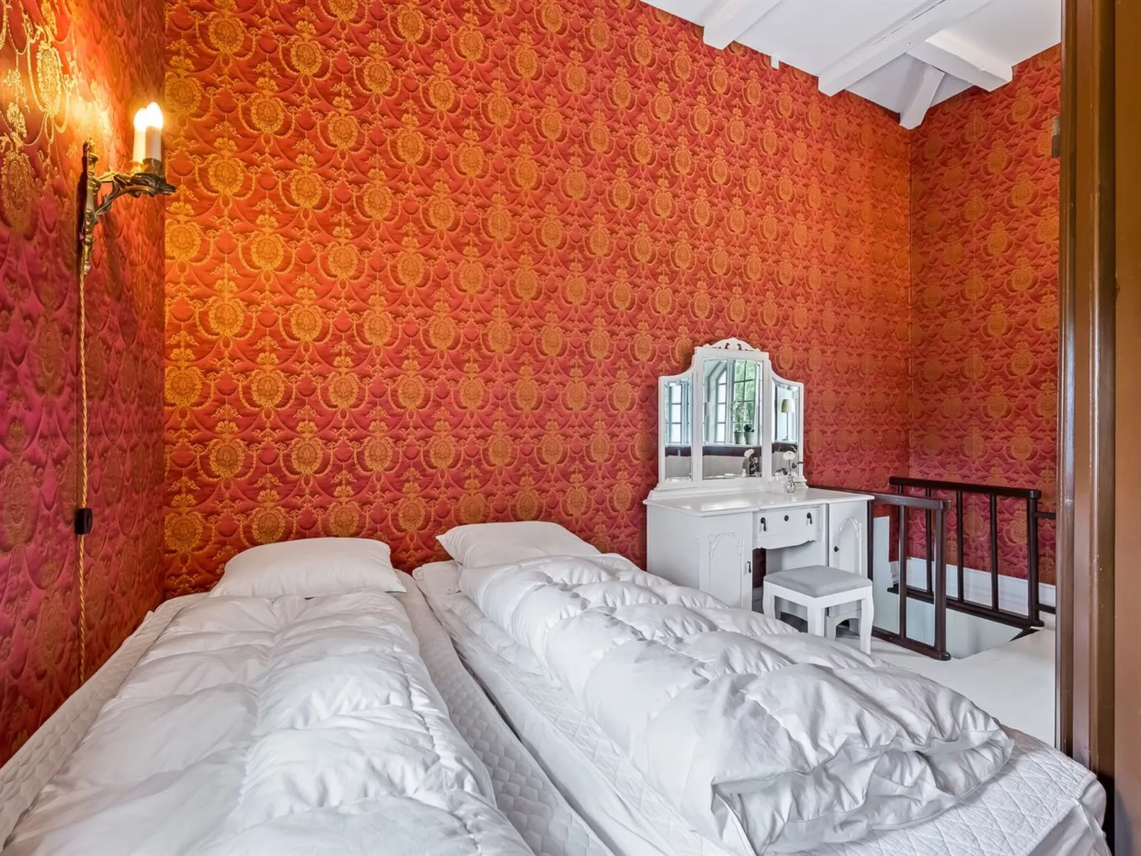 "Edine" - 4.5km from the sea-Inside