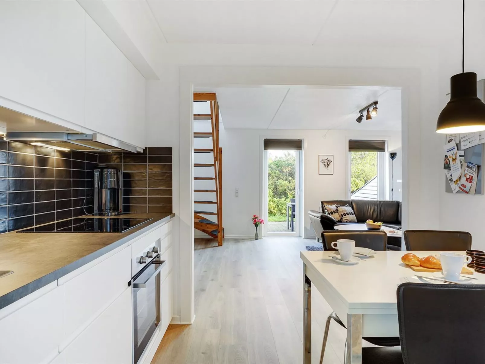 "Enita" - 2.3km from the sea-Dedans