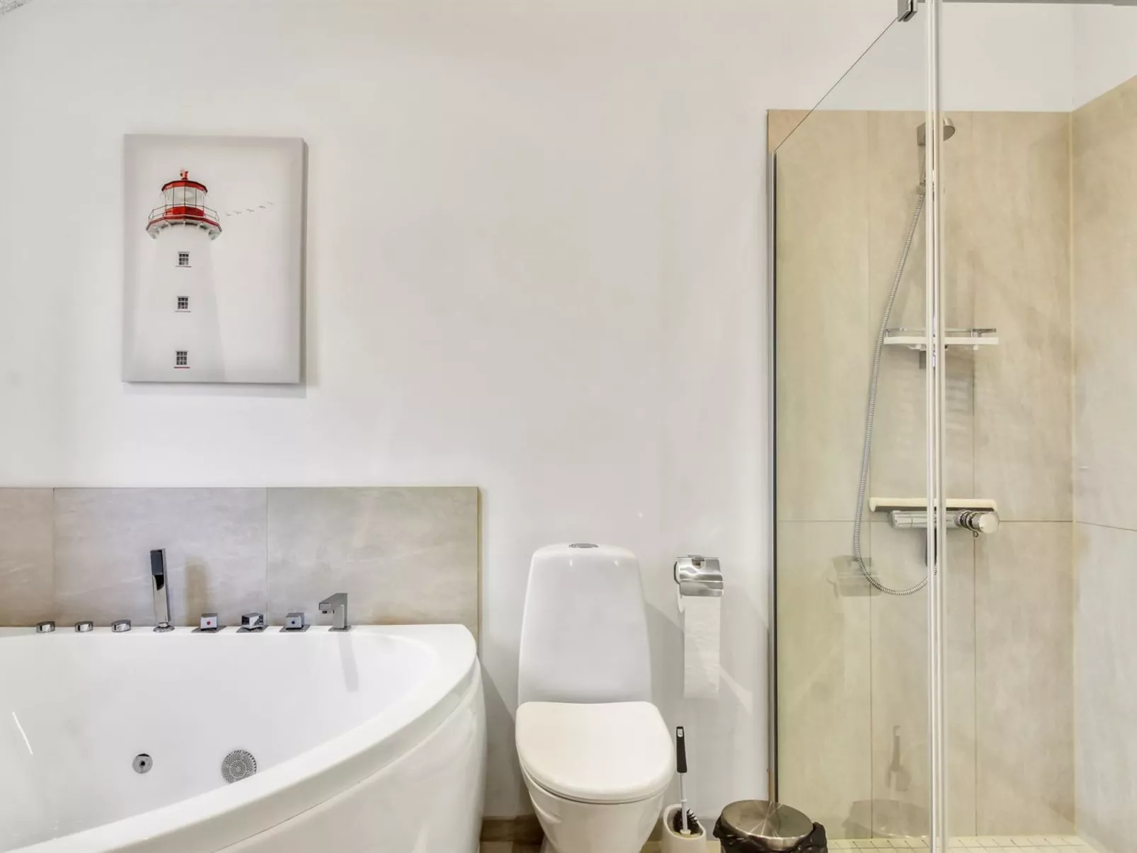 "Edgar" - 1.5km from the sea-Inside