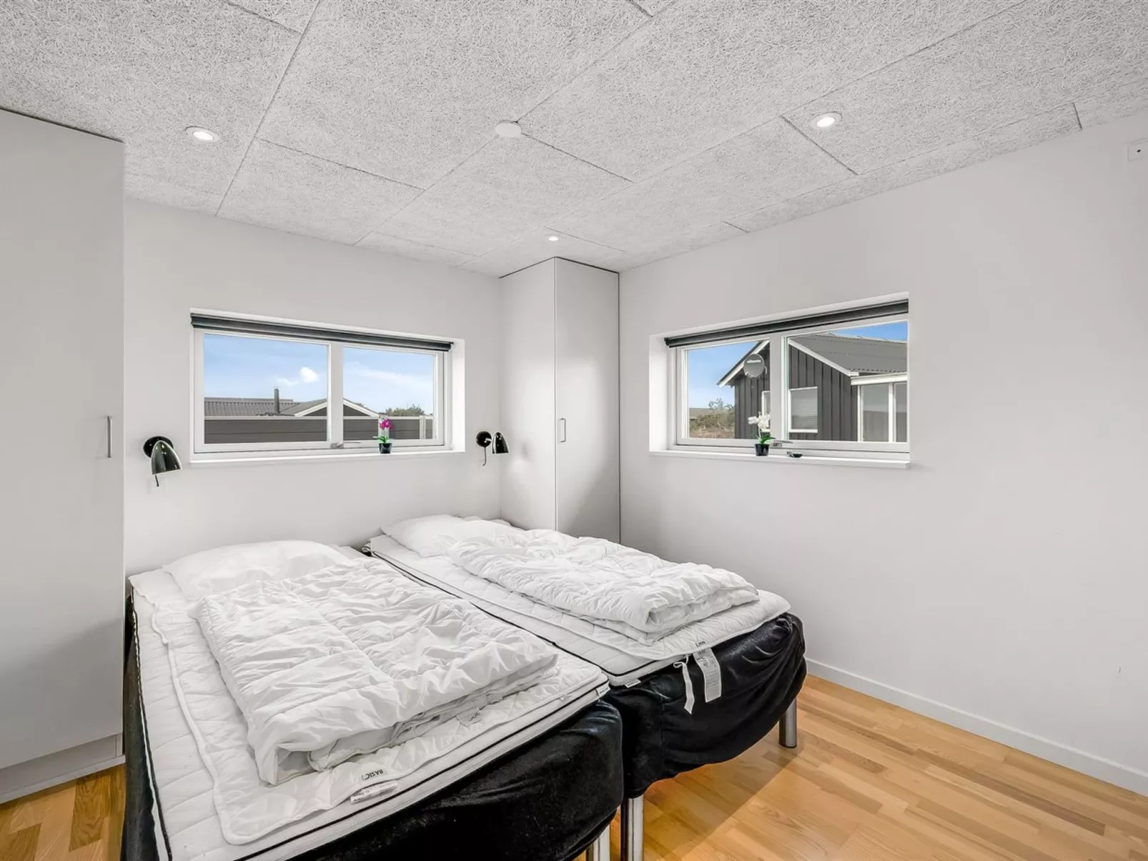 "Ennie" -  from the sea-Inside